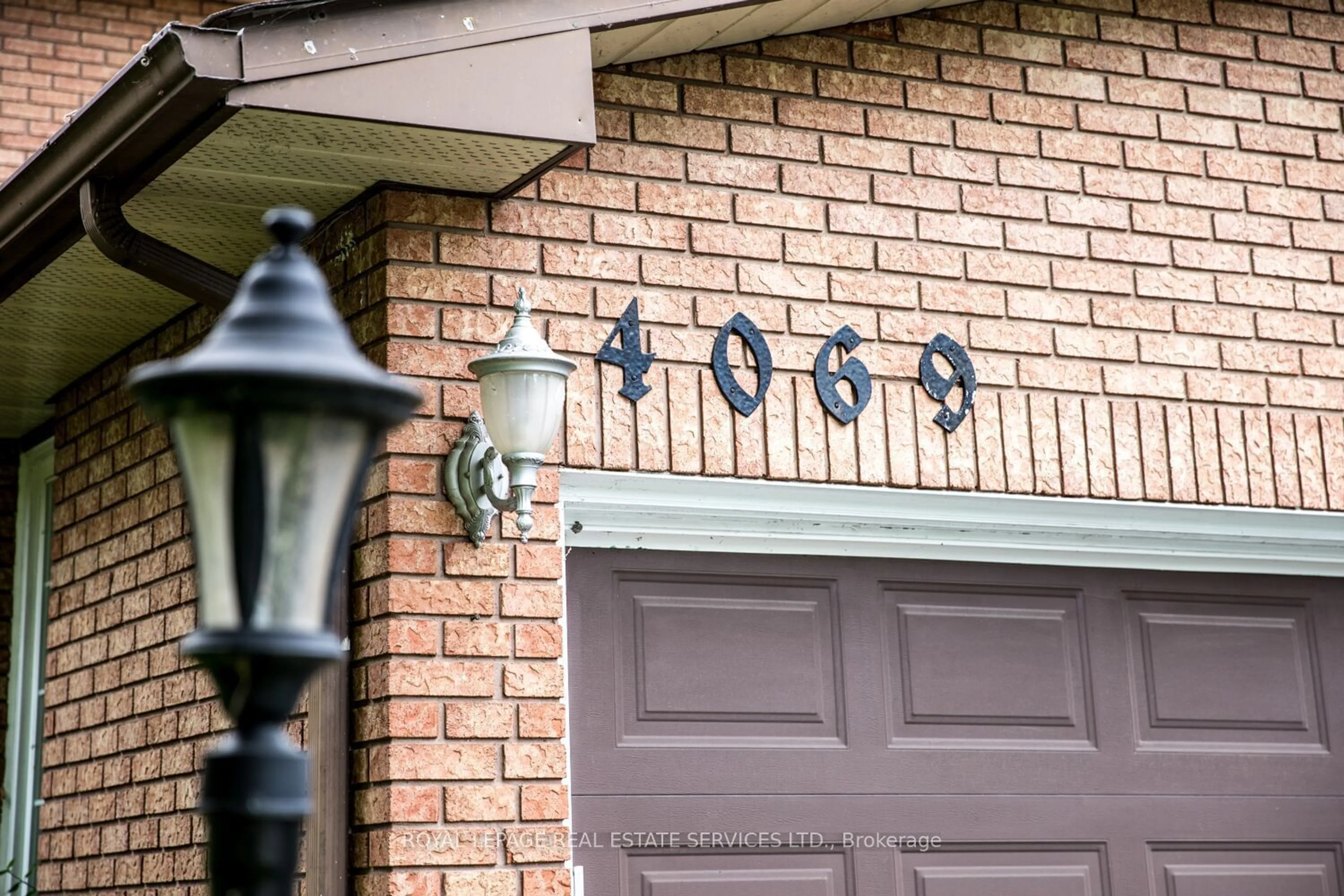 Home with brick exterior material, street for 4069 Lakeshore Rd, Burlington Ontario L7L 1A2