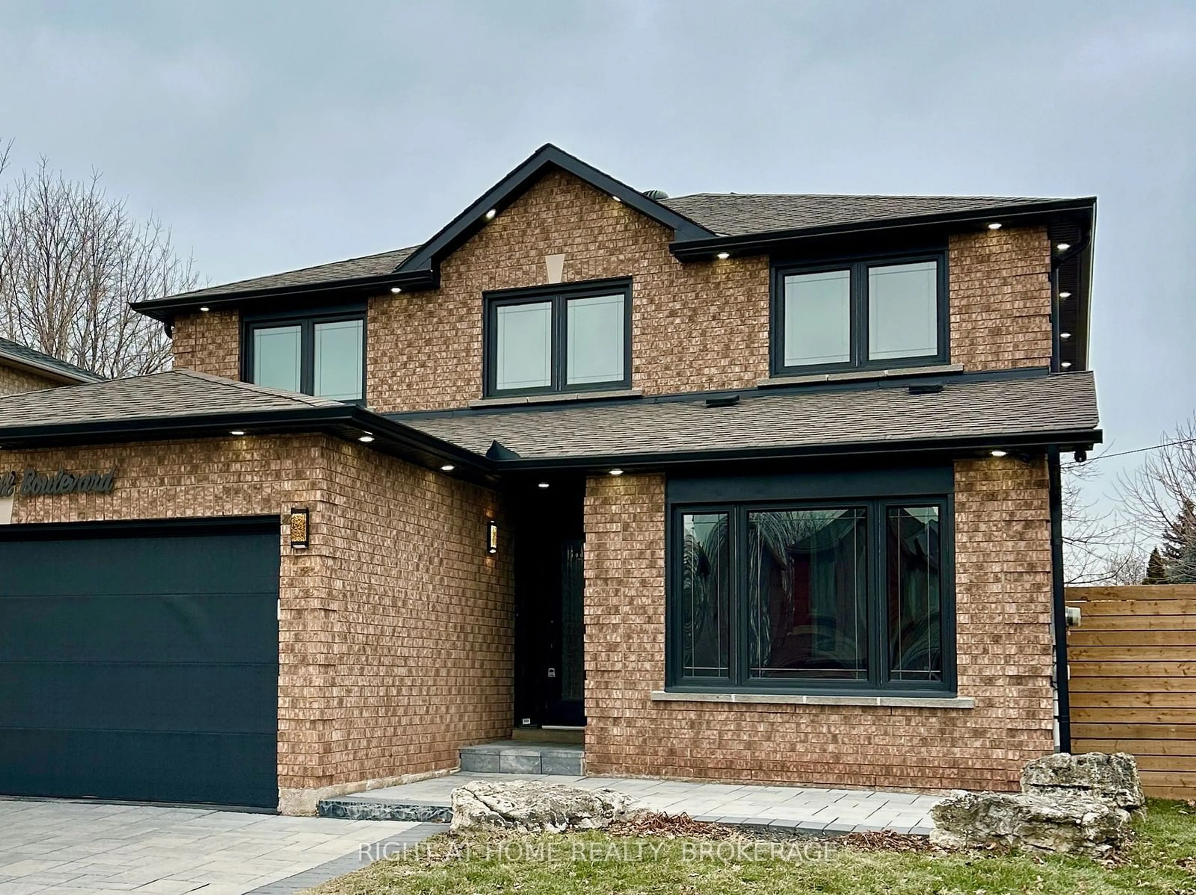 Home with brick exterior material, street for 633 Fothergill Blvd, Burlington Ontario L7L 6E3