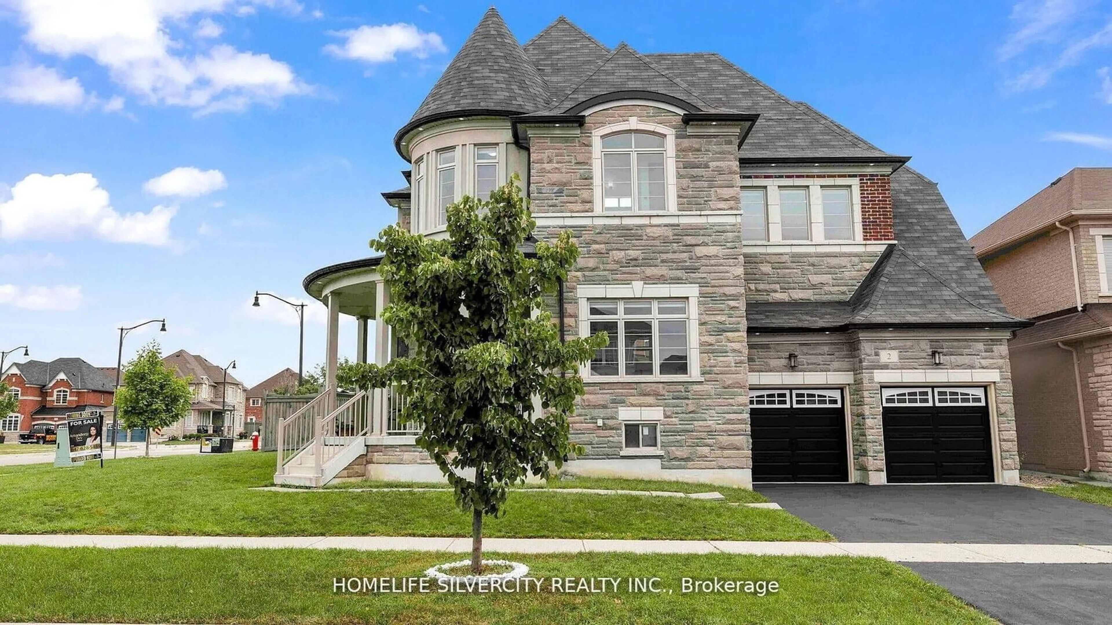 Home with brick exterior material, street for 2 Venue Rd, Brampton Ontario L6P 4J7