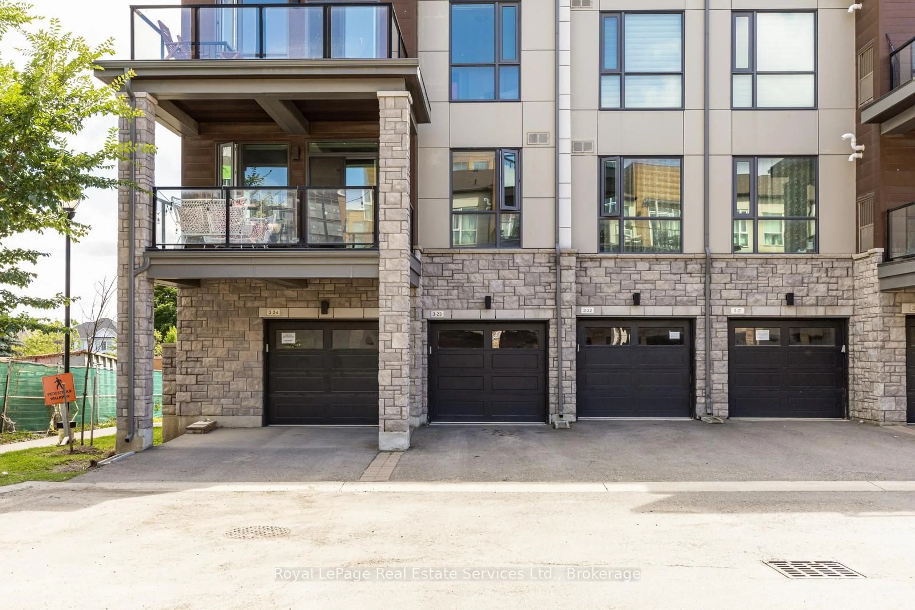 Home with brick exterior material, street for 2375 Bronte Rd #13, Oakville Ontario L6M 1P5