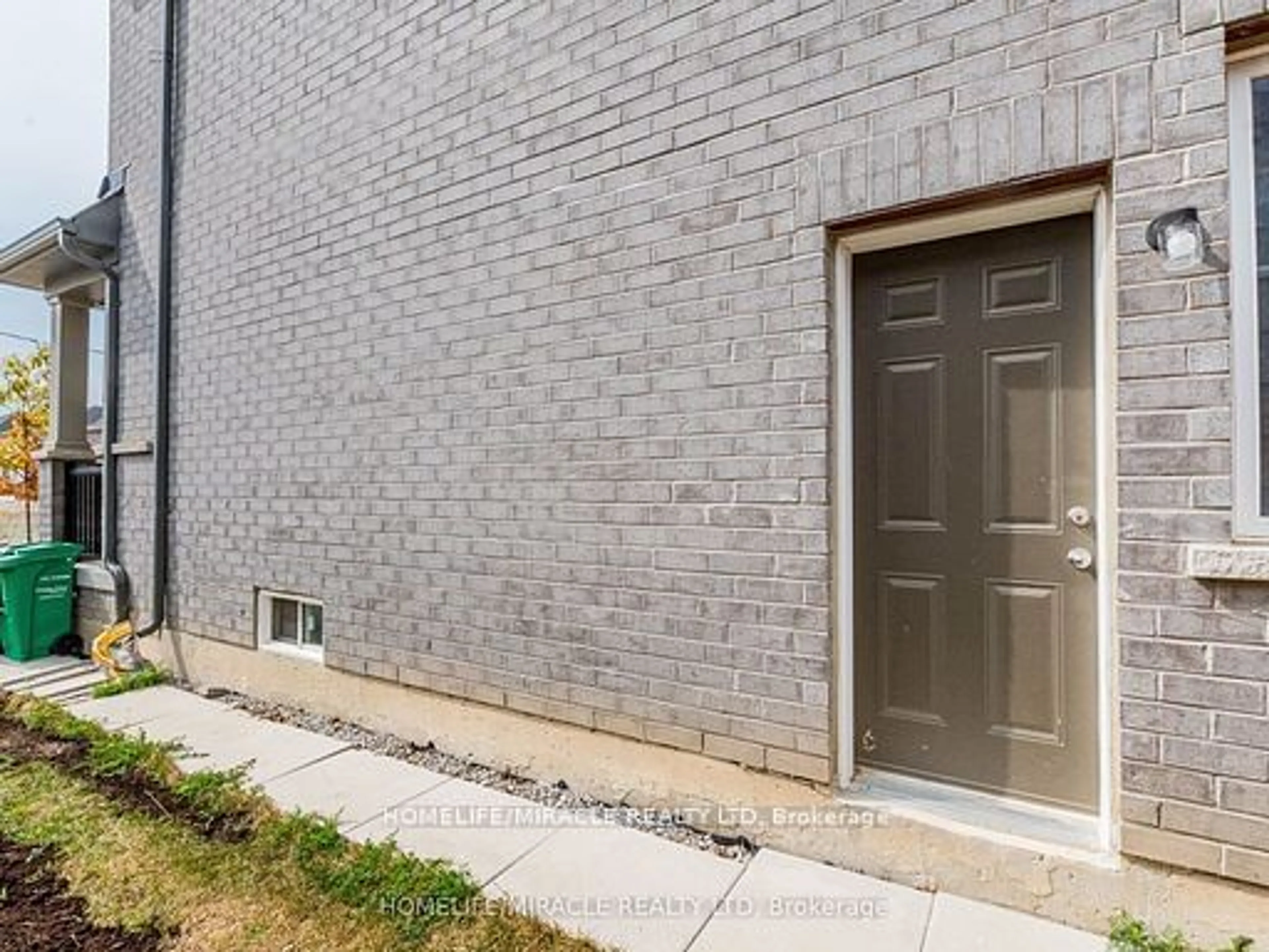 Home with brick exterior material, street for 35 Sail Rd, Brampton Ontario L7A 4W7