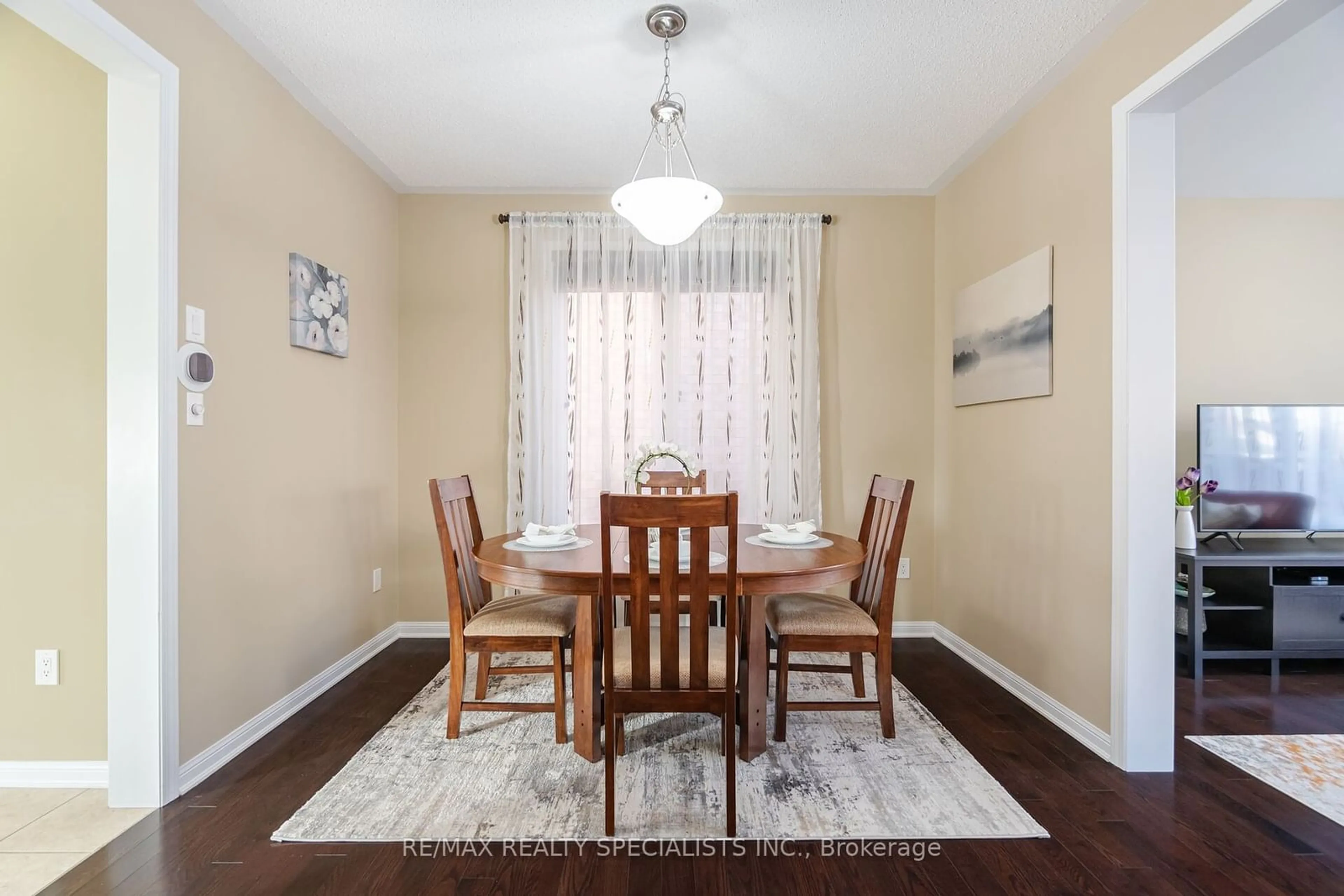 Dining room, wood/laminate floor for 307 Leiterman Dr, Milton Ontario L9T 8B9