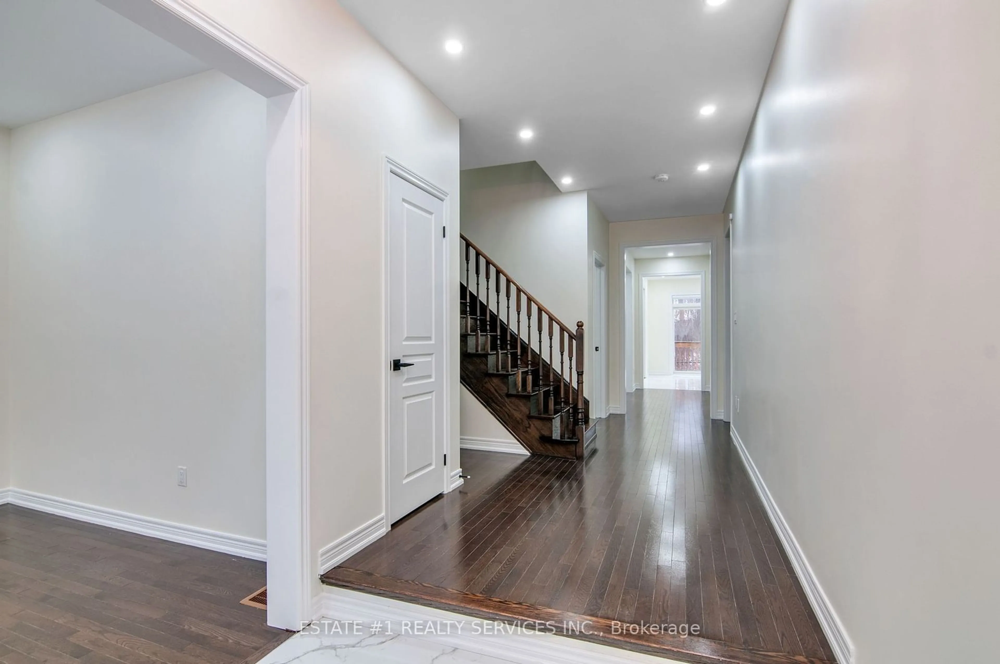 Indoor entryway for 52 Haverstock Cres, Brampton Ontario L7A 0G1