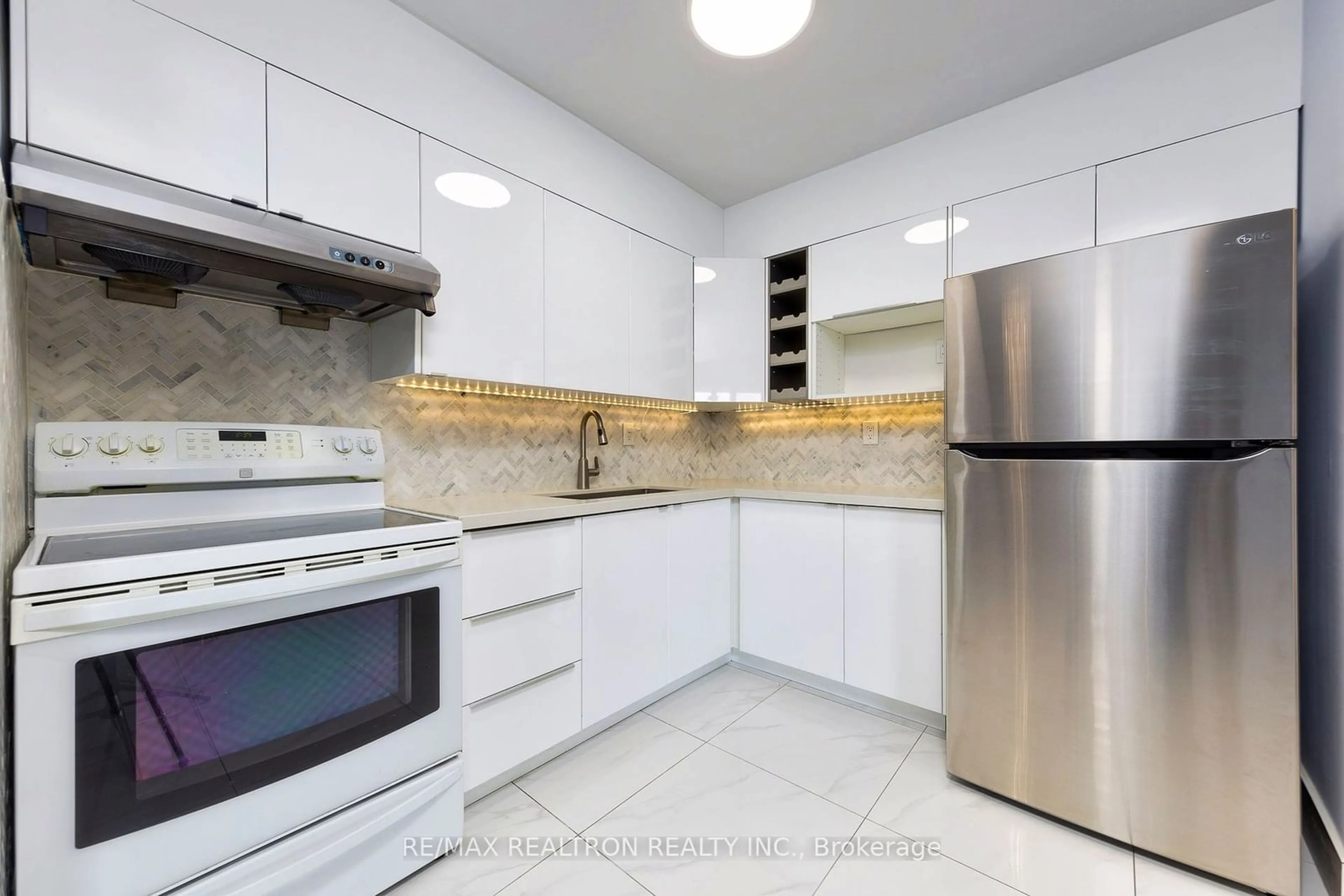 Standard kitchen, ceramic/tile floor for 380 Dixon Rd #1805, Toronto Ontario M9R 1T3