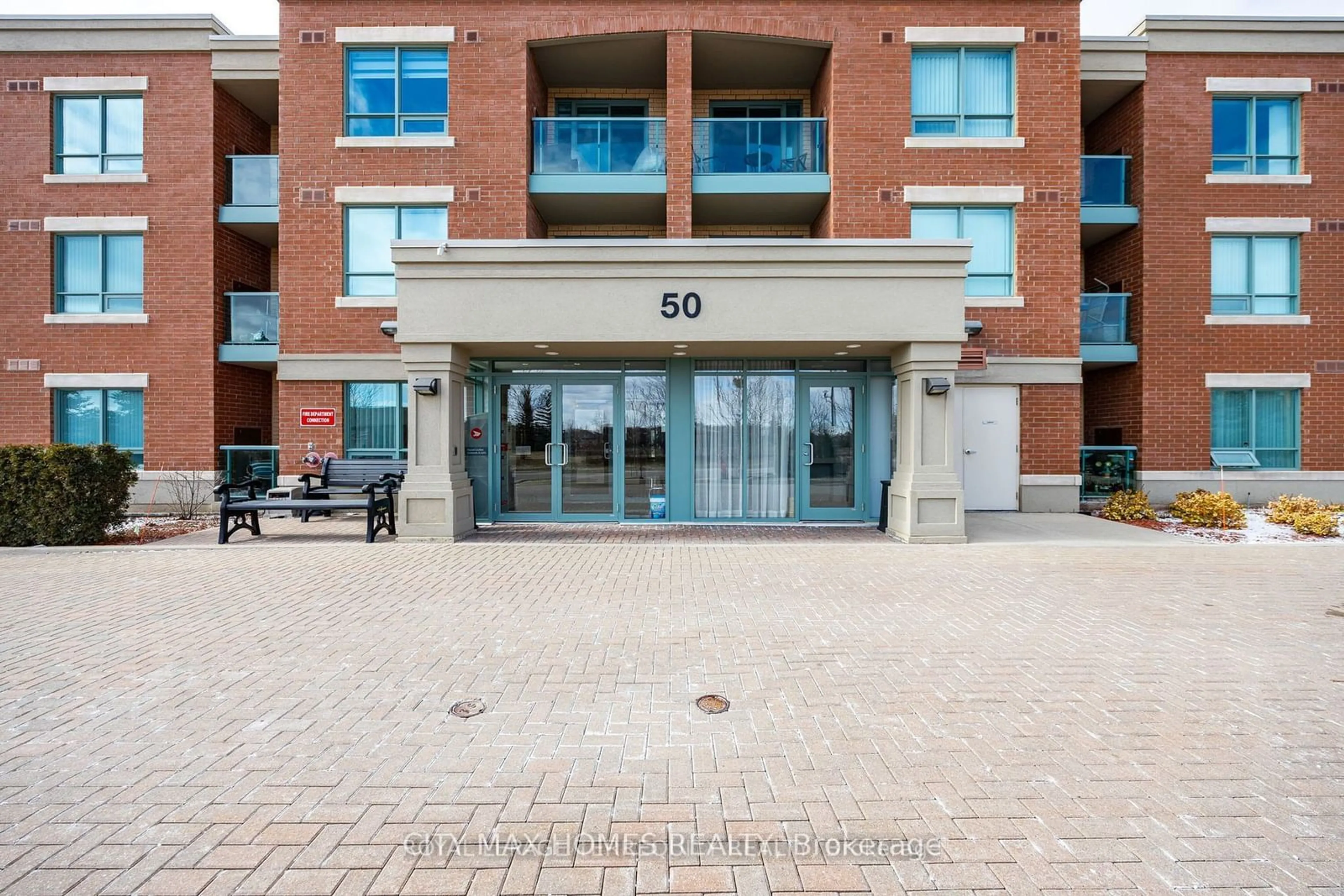 Patio, building for 50 Via Rosedale Way #116, Brampton Ontario L6R 3Z7