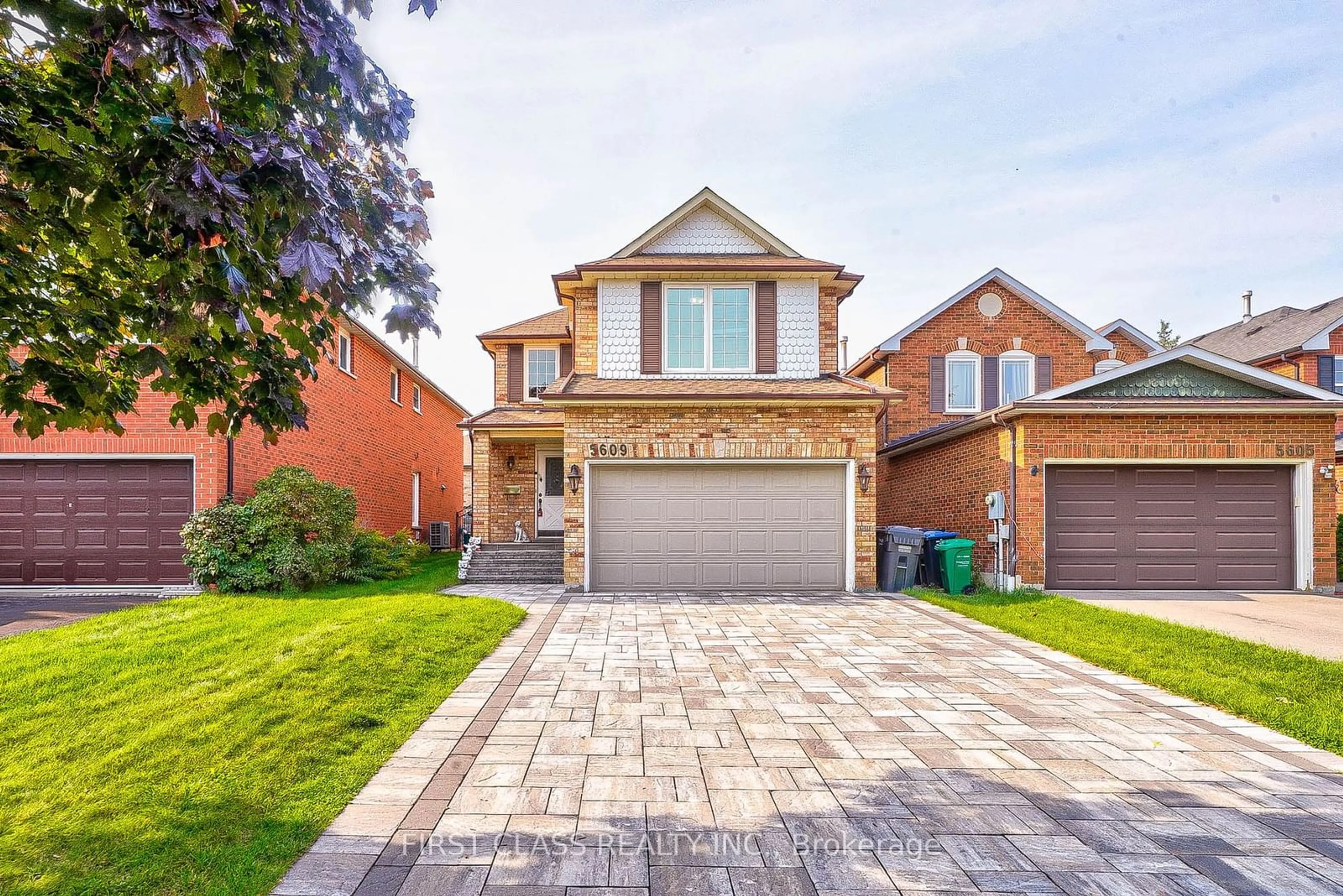 Home with brick exterior material, street for 5609 Taw Ave, Mississauga Ontario L5V 1W4