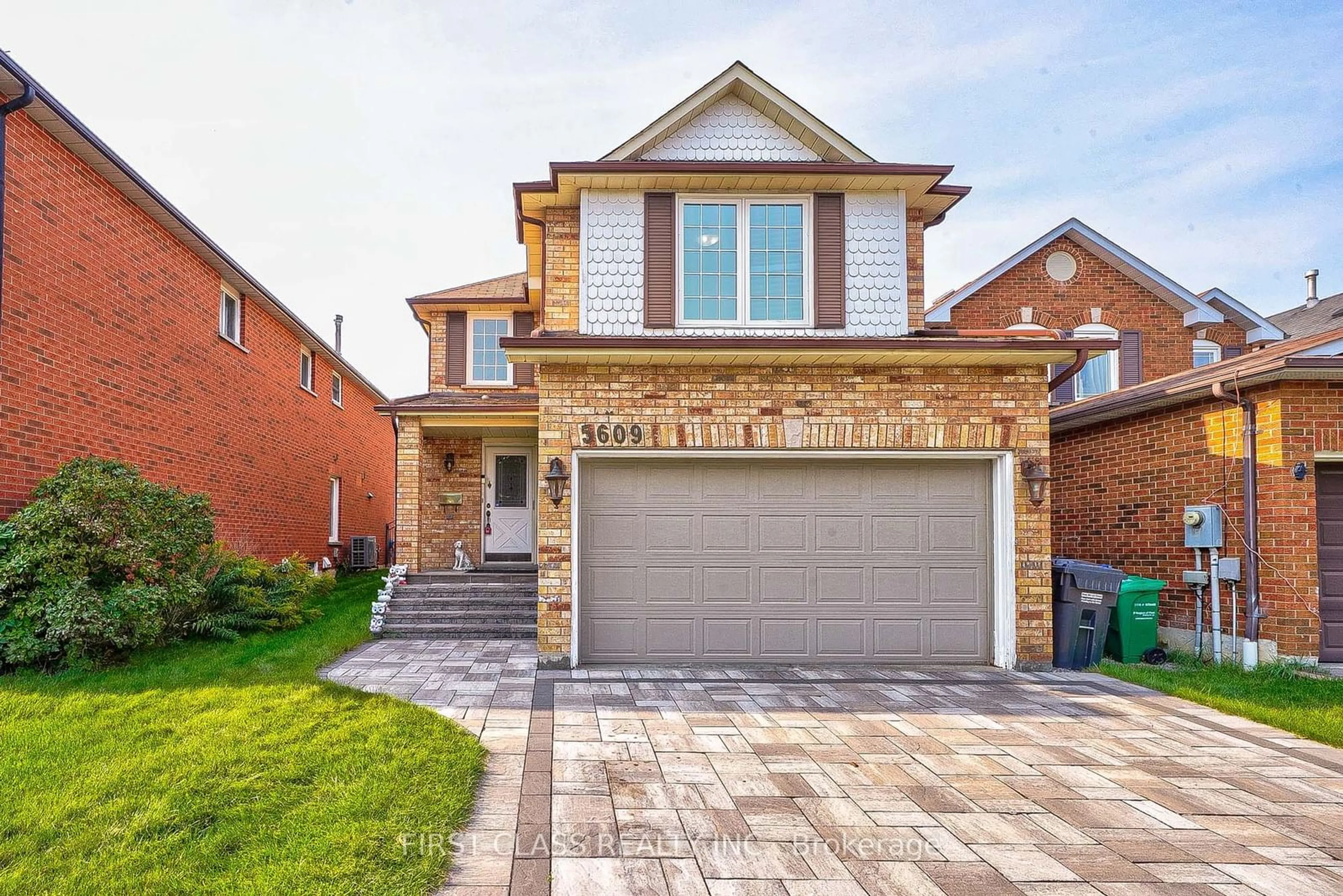 Home with brick exterior material, street for 5609 Taw Ave, Mississauga Ontario L5V 1W4