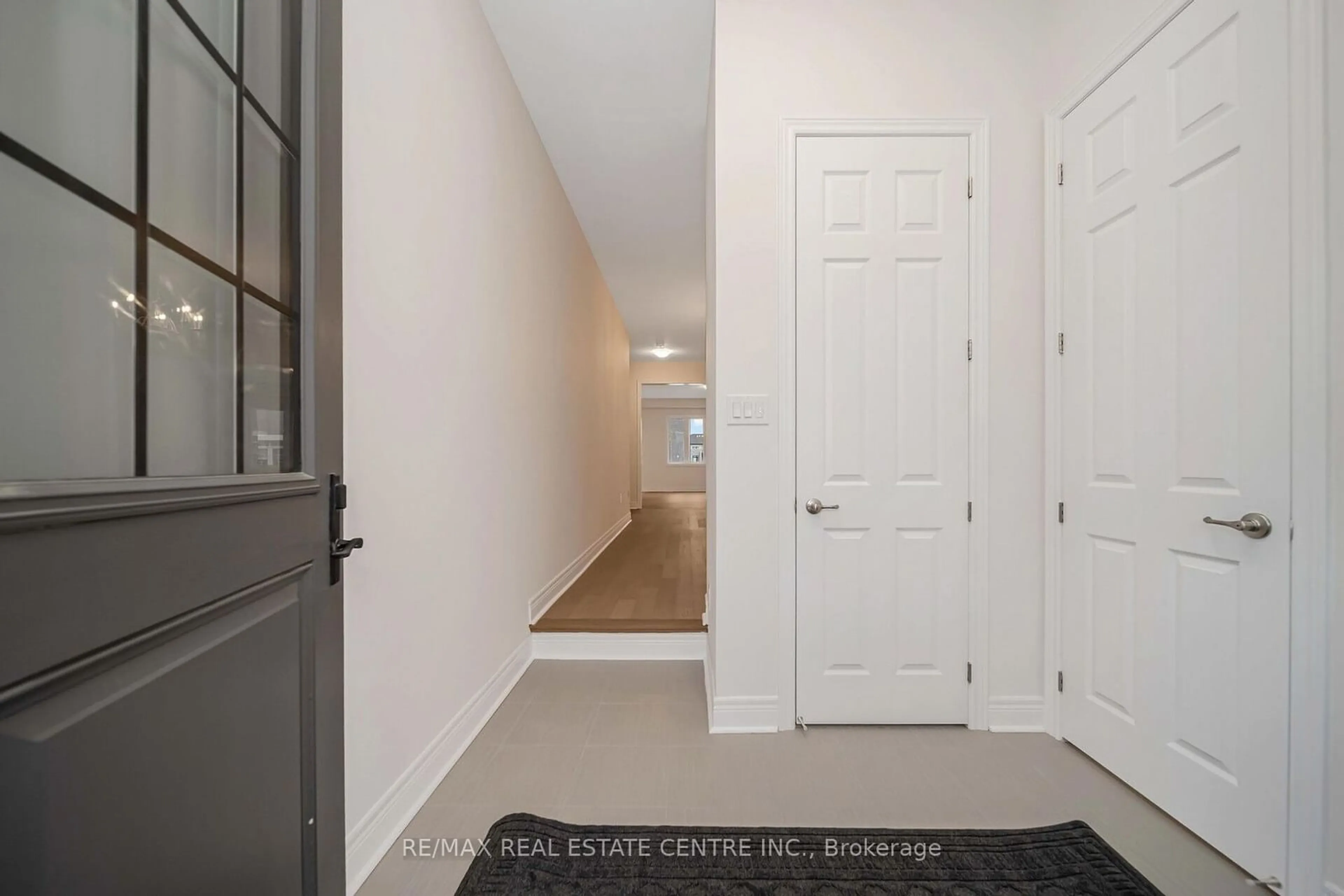 Indoor entryway for 3 Kessler Dr, Brampton Ontario L6R 4G2