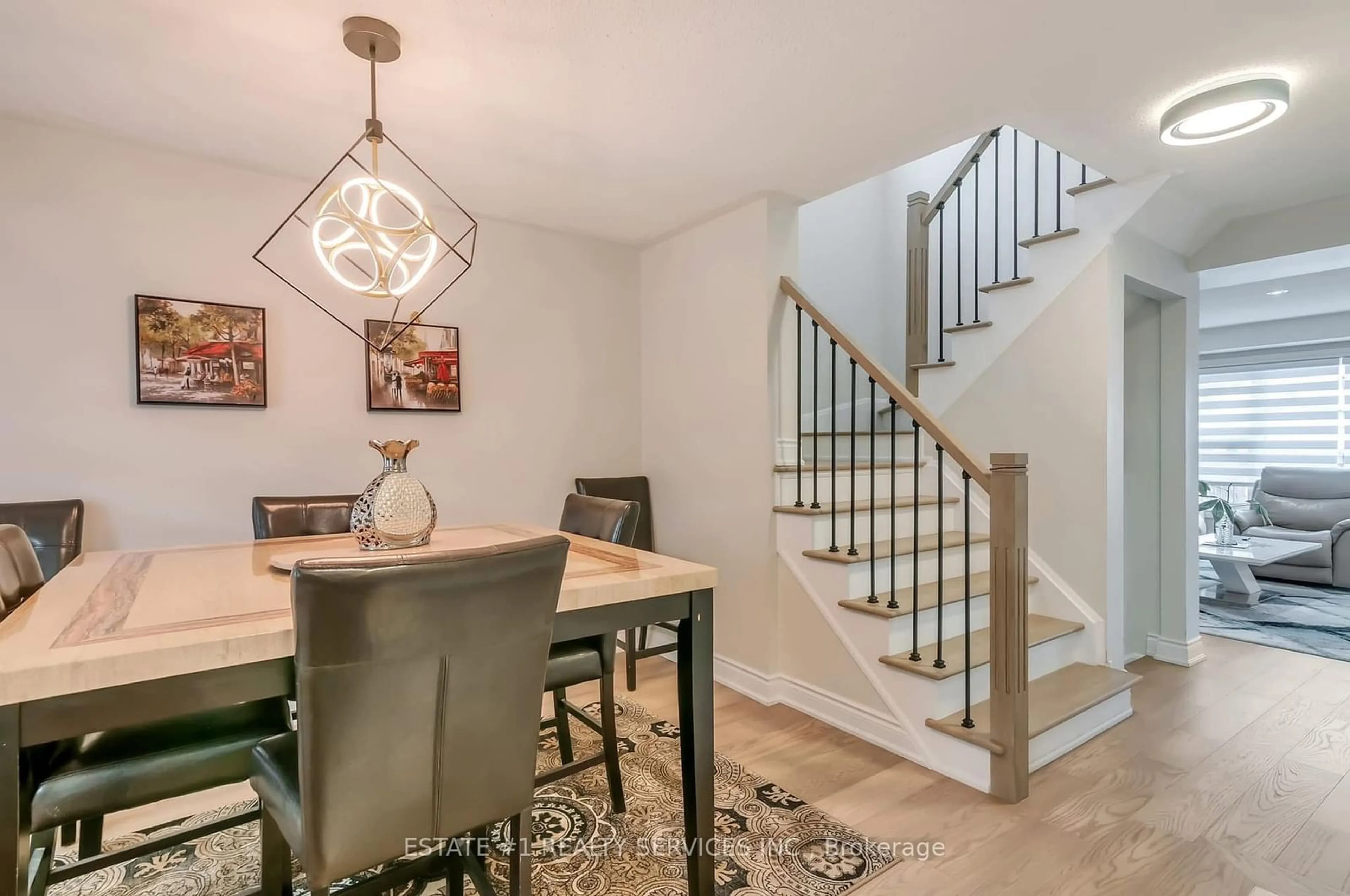 Dining room, unknown for 68 Ponymeadow Way, Brampton Ontario L6X 0M3