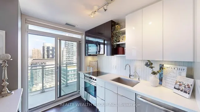 Additional property image - 33 Shore Breeze Dr Unit 2108
