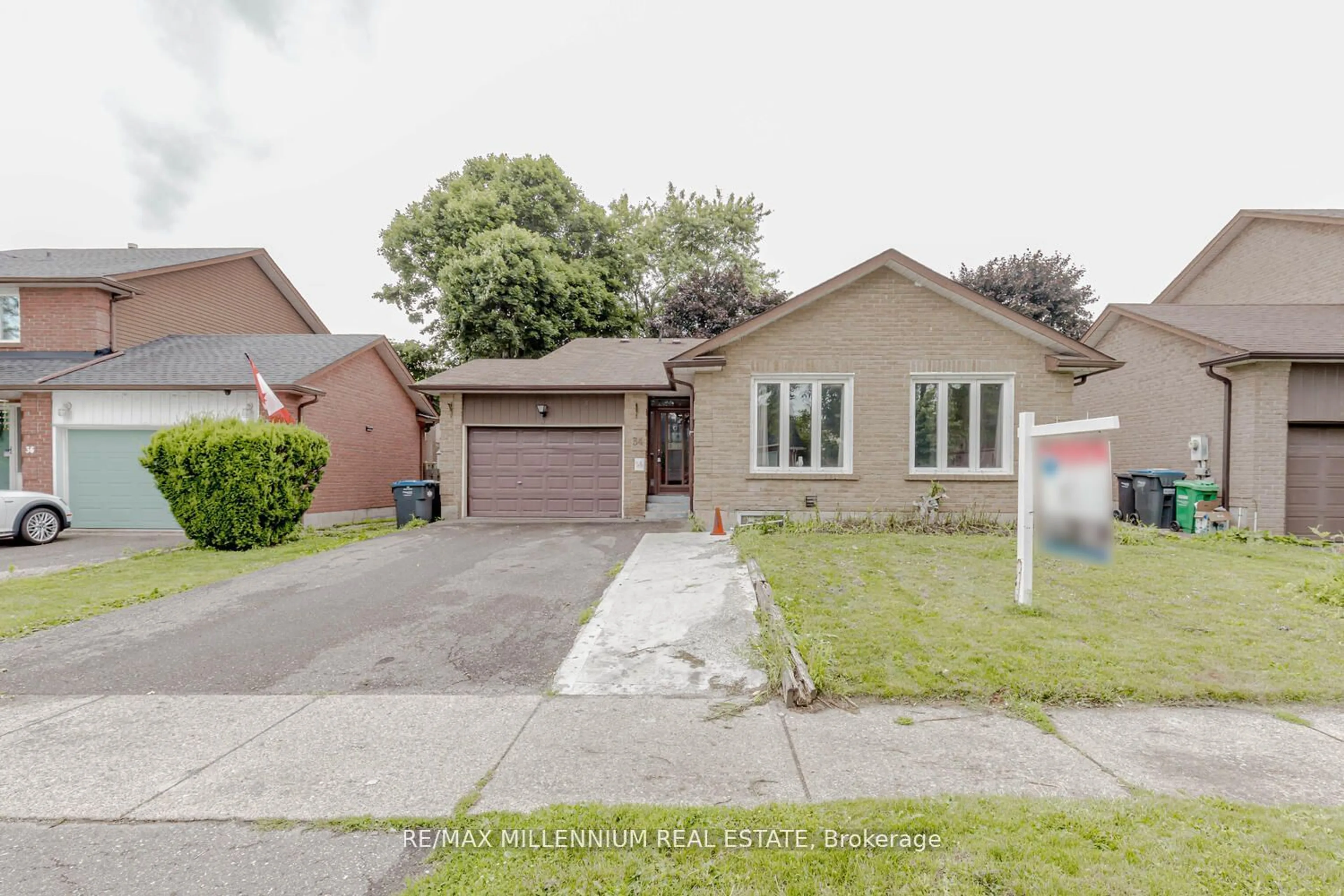 A pic from outside/outdoor area/front of a property/back of a property/a pic from drone, street for 34 Archibald St, Brampton Ontario L6X 1L9