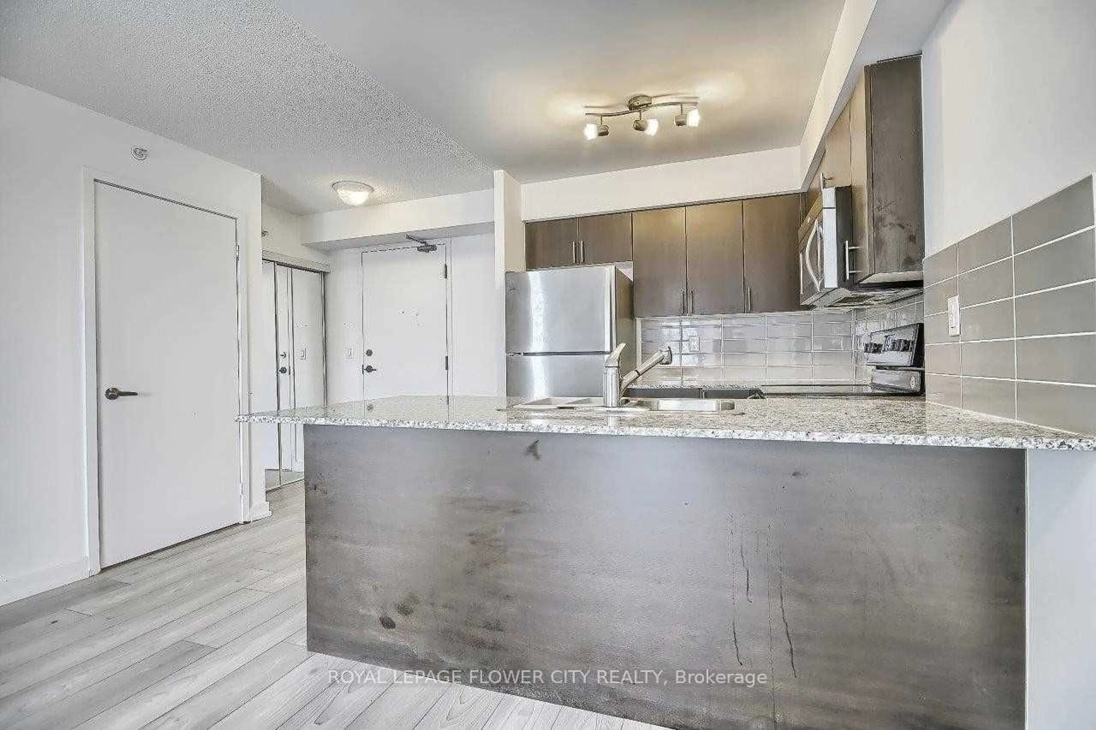 Open concept kitchen, unknown for 1410 Dupont St #2002, Toronto Ontario M6H 0B6