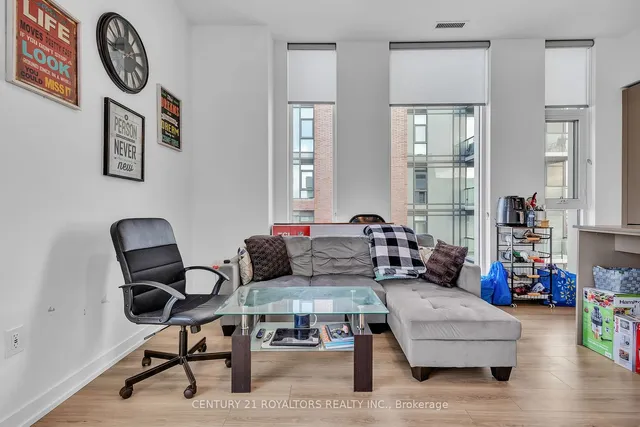 Additional property image - 10 Lagerfeld Dr