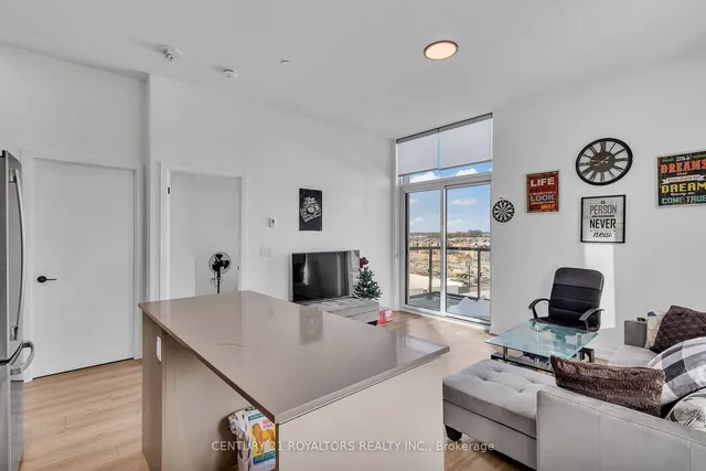 Additional property image - 10 Lagerfeld Dr