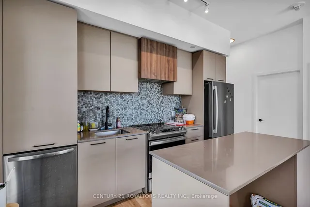 Additional property image - 10 Lagerfeld Dr