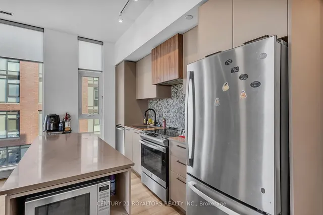 Additional property image - 10 Lagerfeld Dr