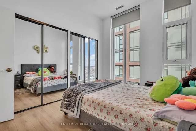Additional property image - 10 Lagerfeld Dr