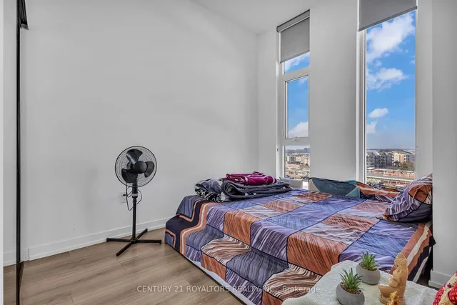 Additional property image - 10 Lagerfeld Dr