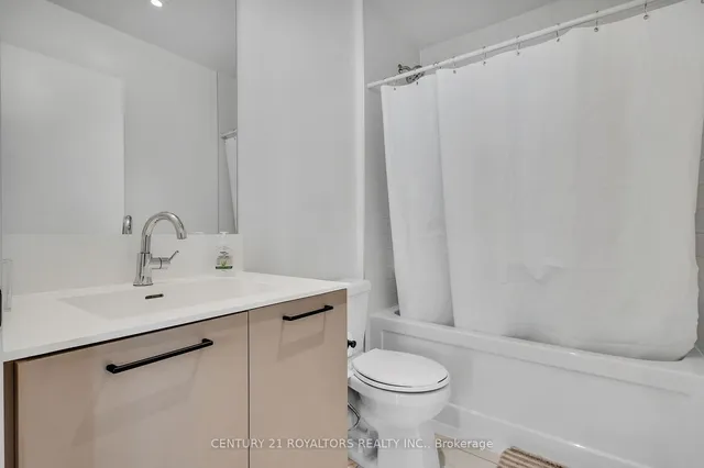 Additional property image - 10 Lagerfeld Dr