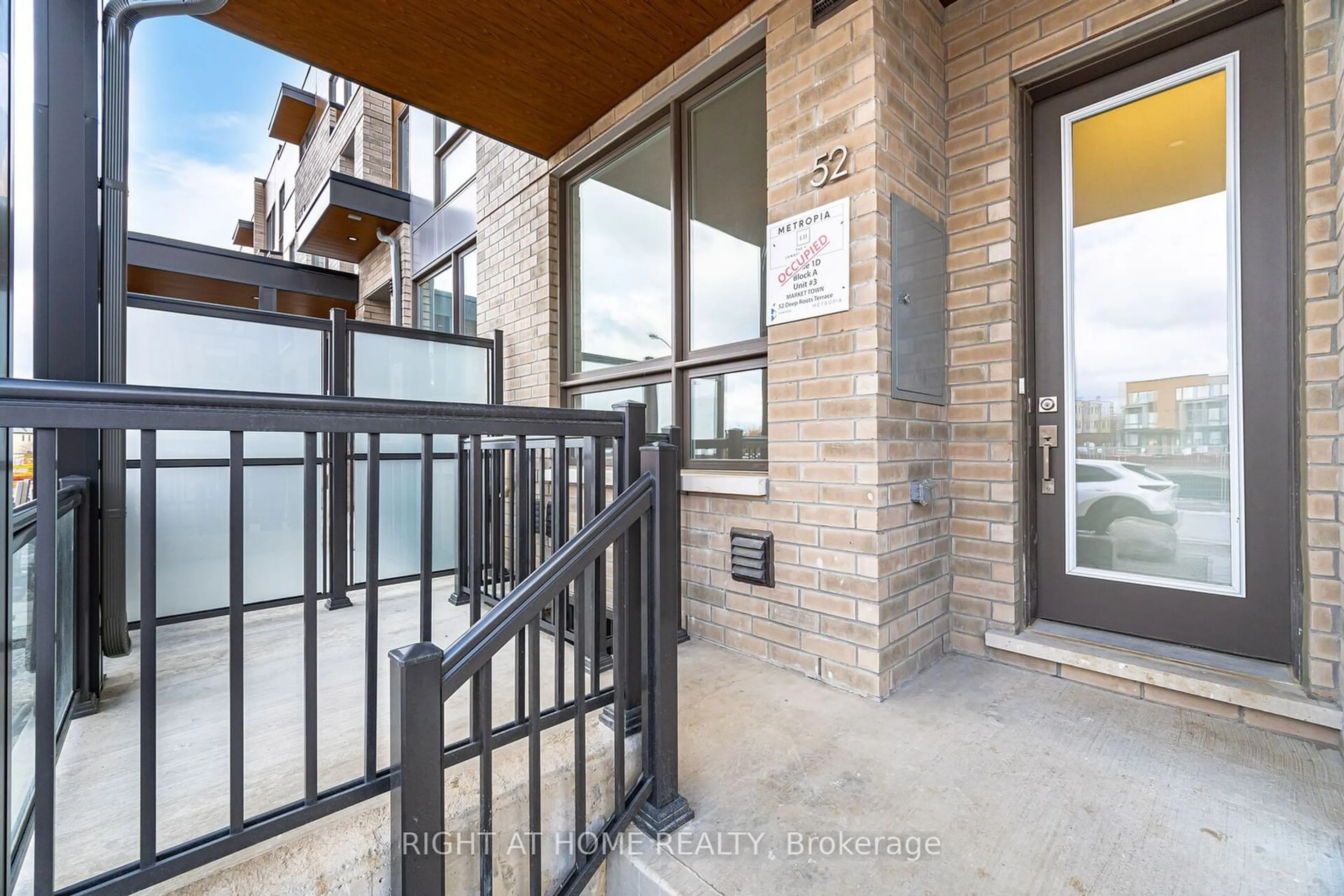 Indoor entryway for 52 Deep Roots Terr, Toronto Ontario M6A 2L8