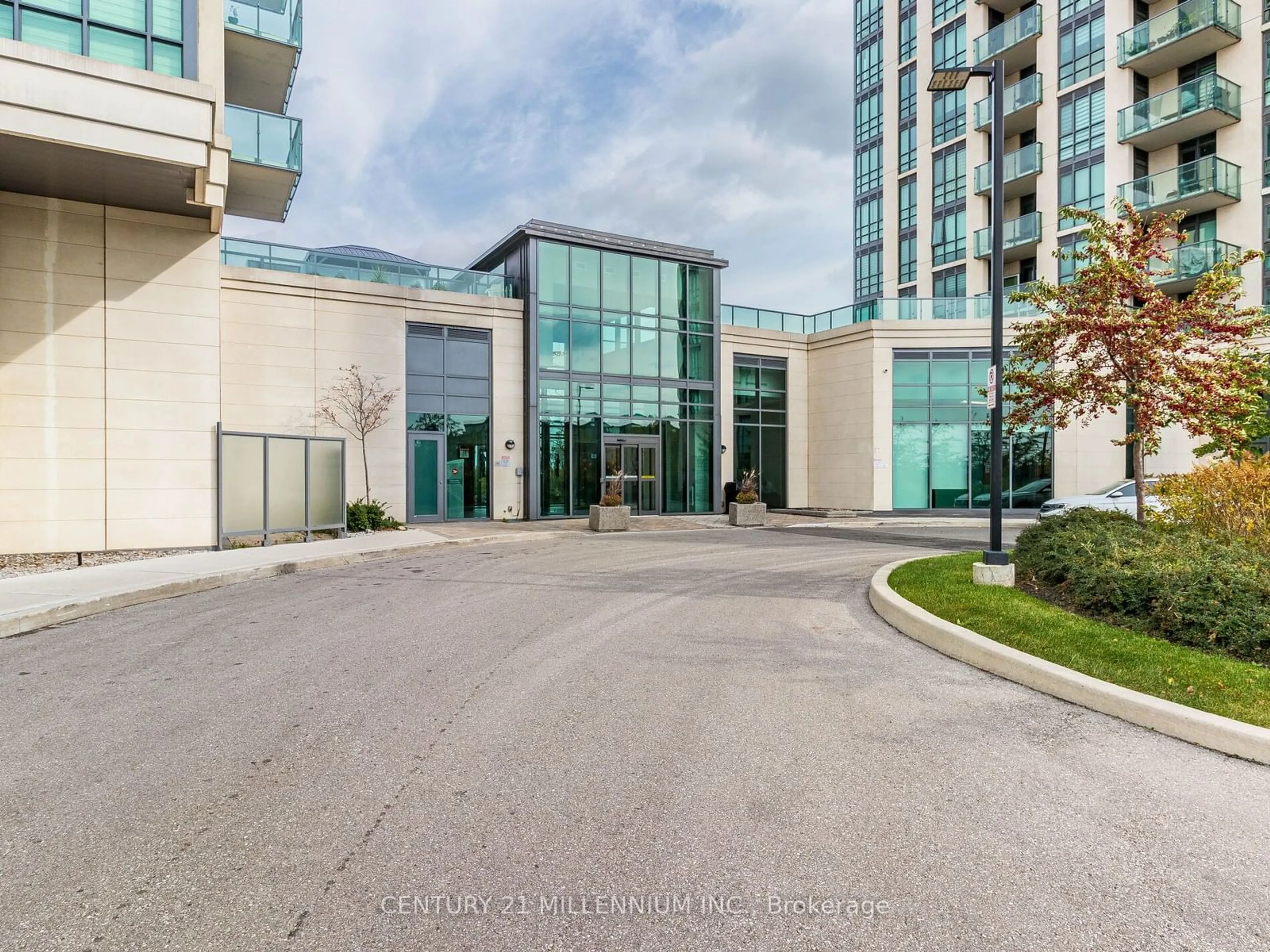 Indoor foyer for 65 Yorkland Blvd #1109, Brampton Ontario L4C 9Z4