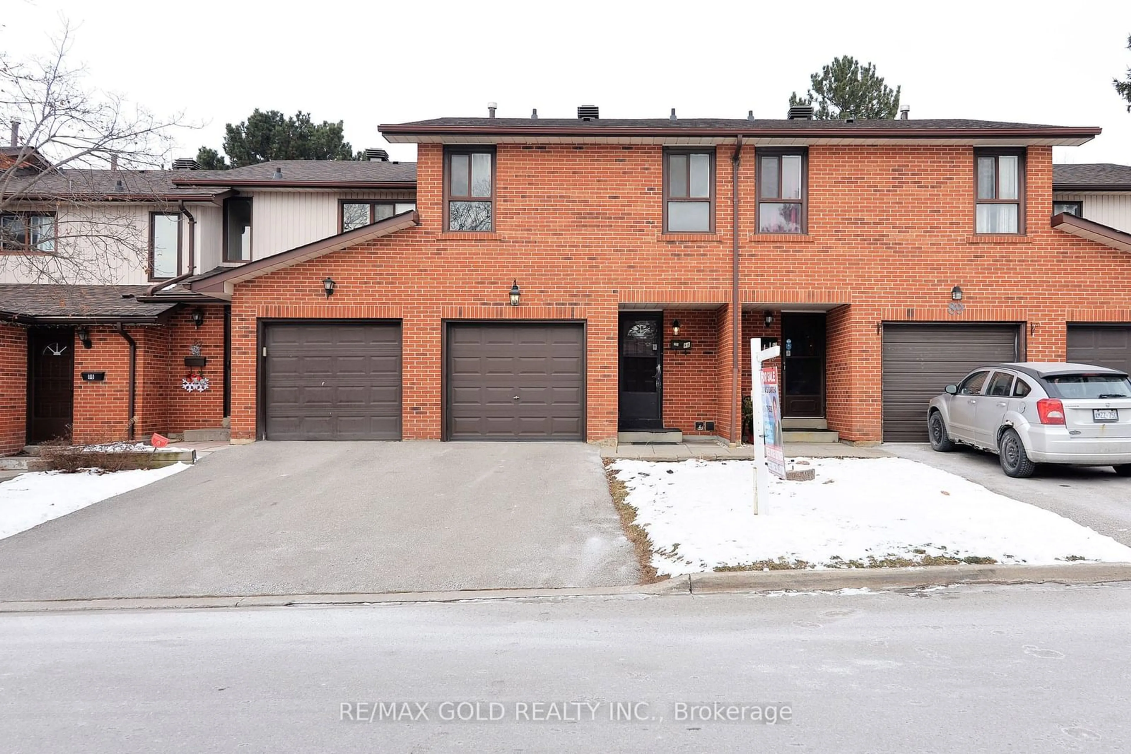 Home with brick exterior material, street for 88 Dawson Cres, Brampton Ontario L6V 3M6