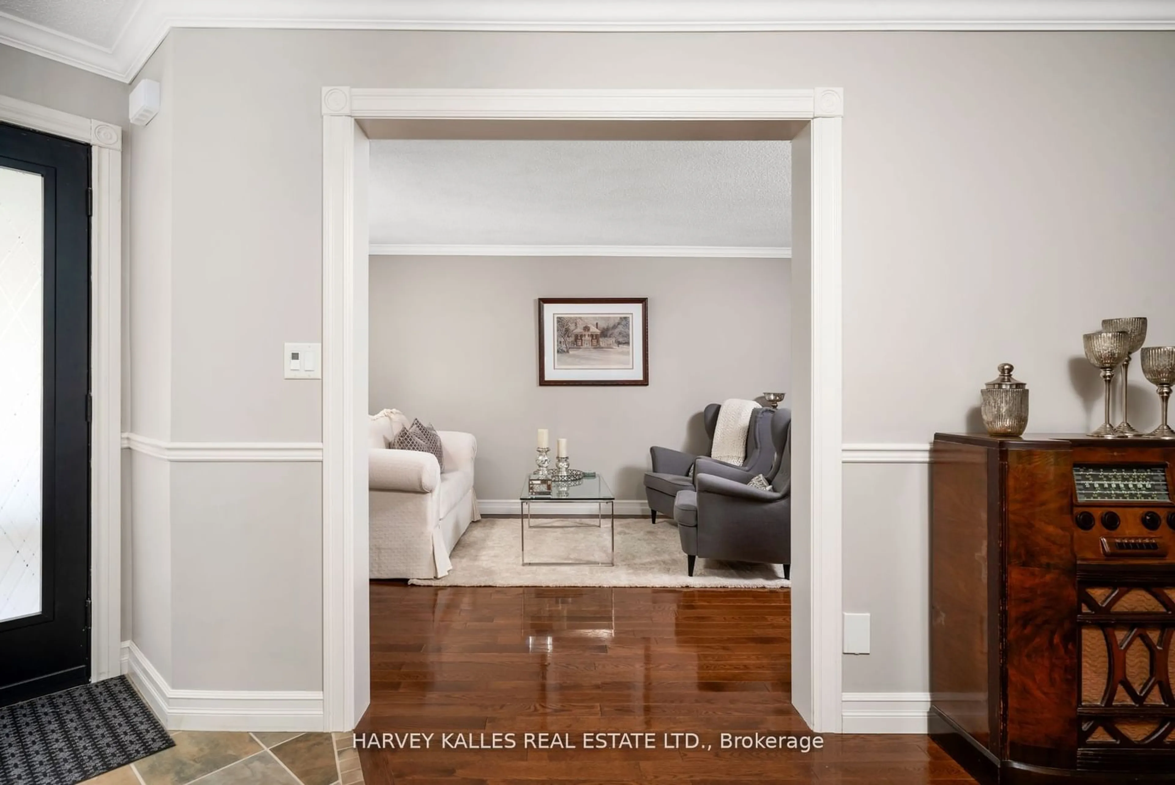 Indoor entryway for 120 Royal Valley Dr, Caledon Ontario L7C 1A5