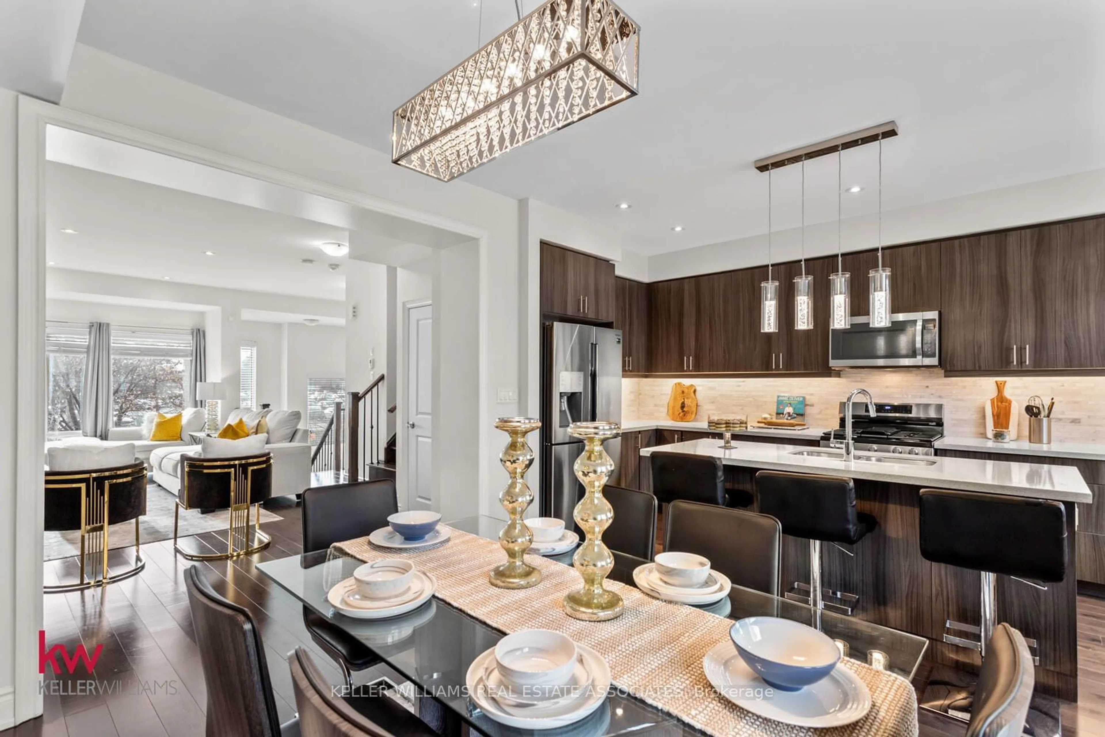 Open concept kitchen, unknown for 71 Pony Farm Dr, Toronto Ontario M9R 0B3