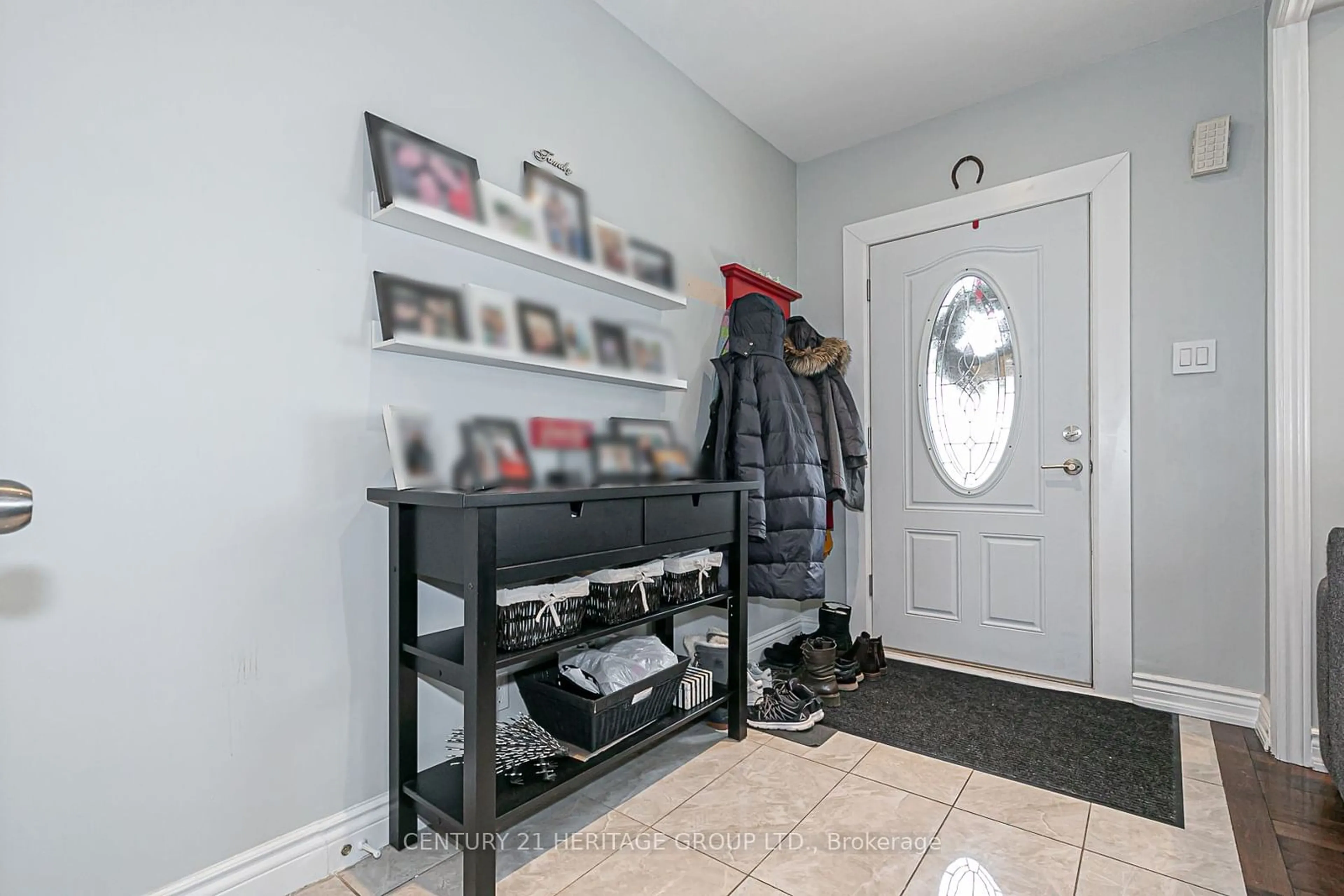 Indoor entryway for 97 Eileen Ave, Toronto Ontario M6N 1W2