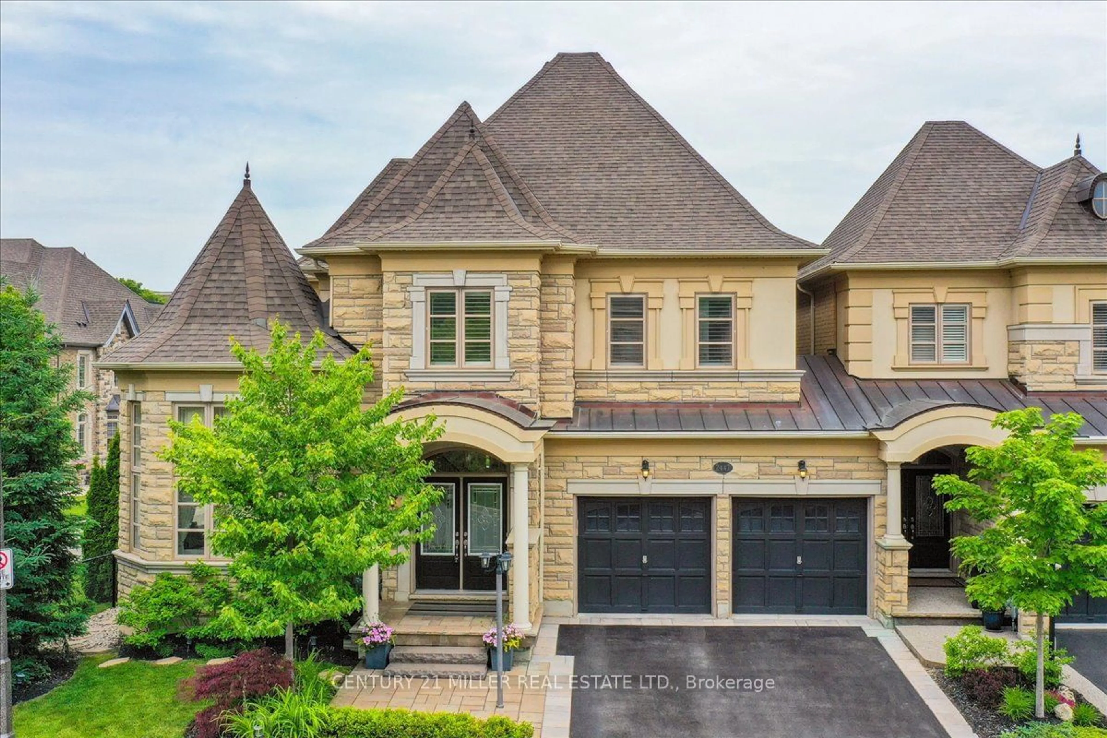 Home with brick exterior material, street for 2447 Chateau Common, Oakville Ontario L6M 0S1