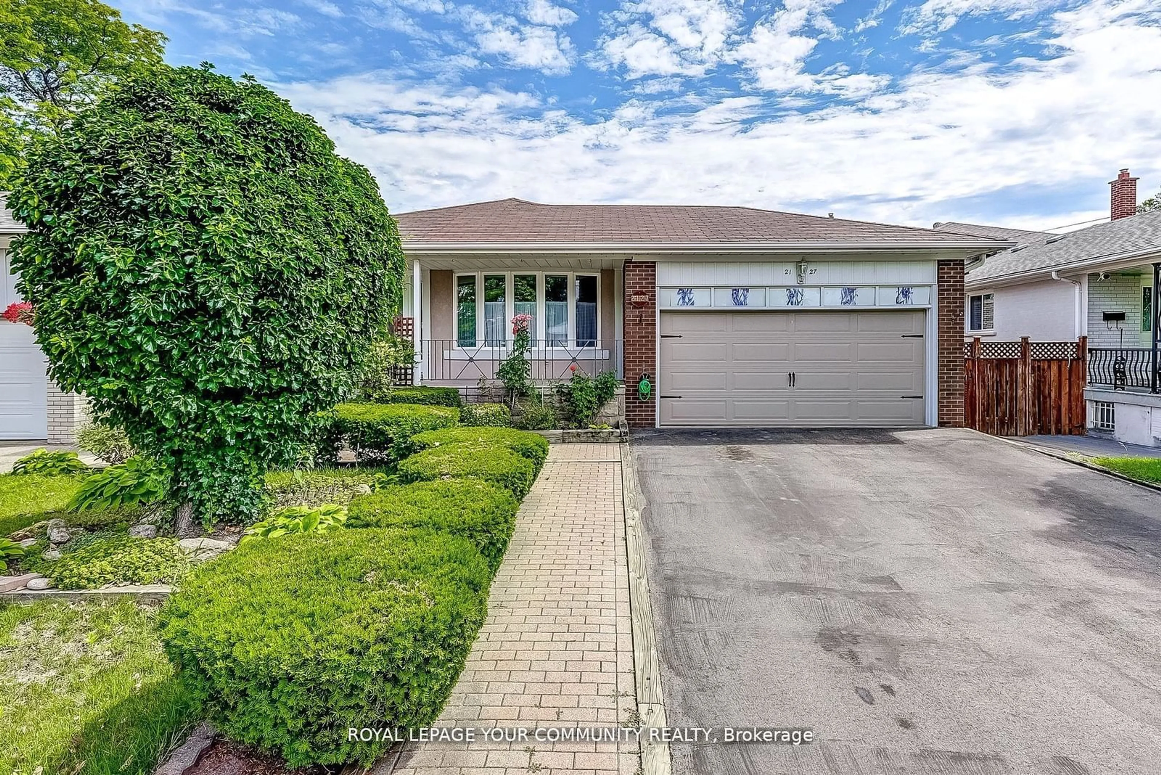 Home with brick exterior material, street for 2127 Cliff Rd, Mississauga Ontario L5A 2N6