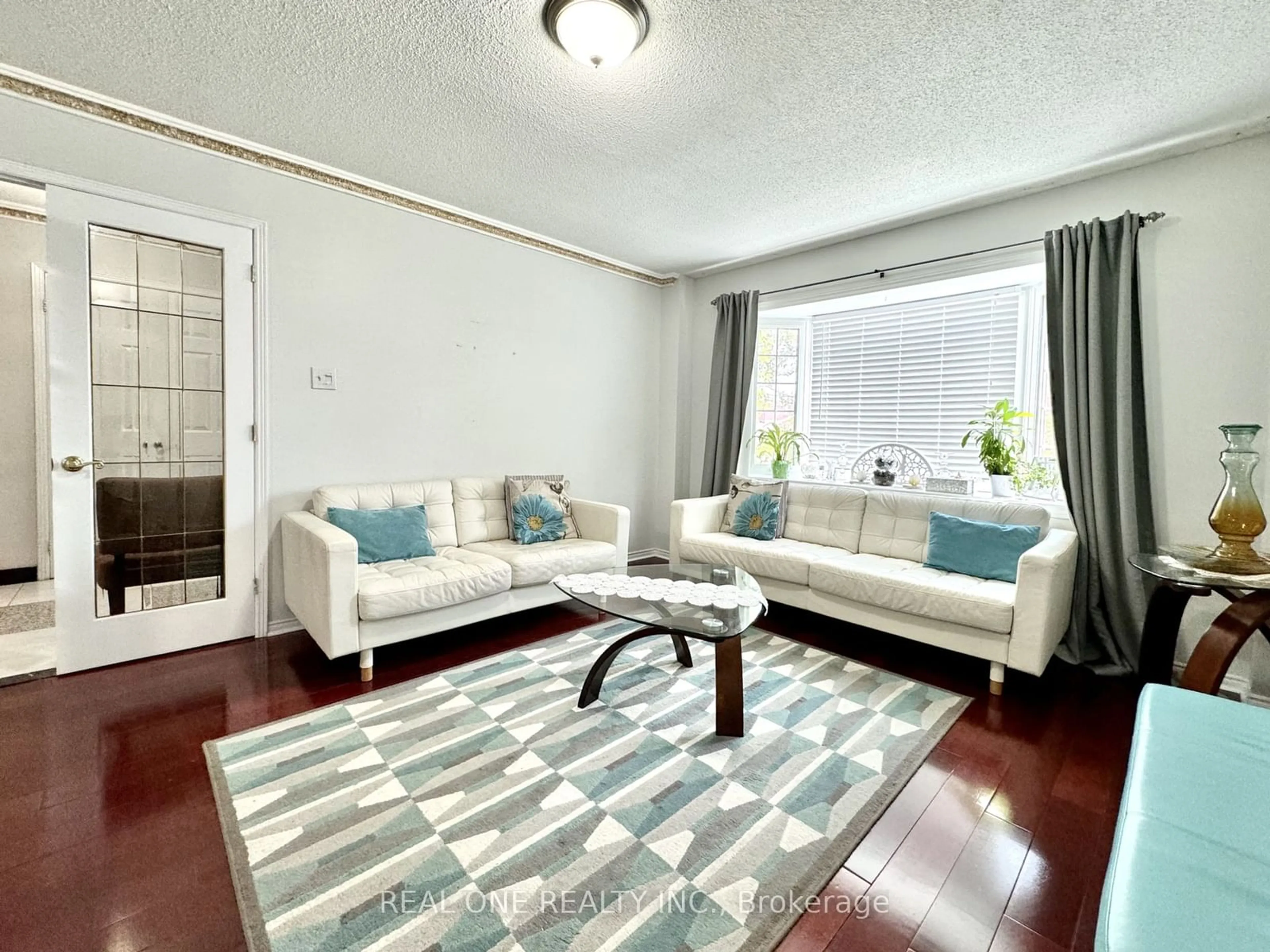 Living room with furniture, unknown for 403 Glenashton Dr, Oakville Ontario L6H 4V7