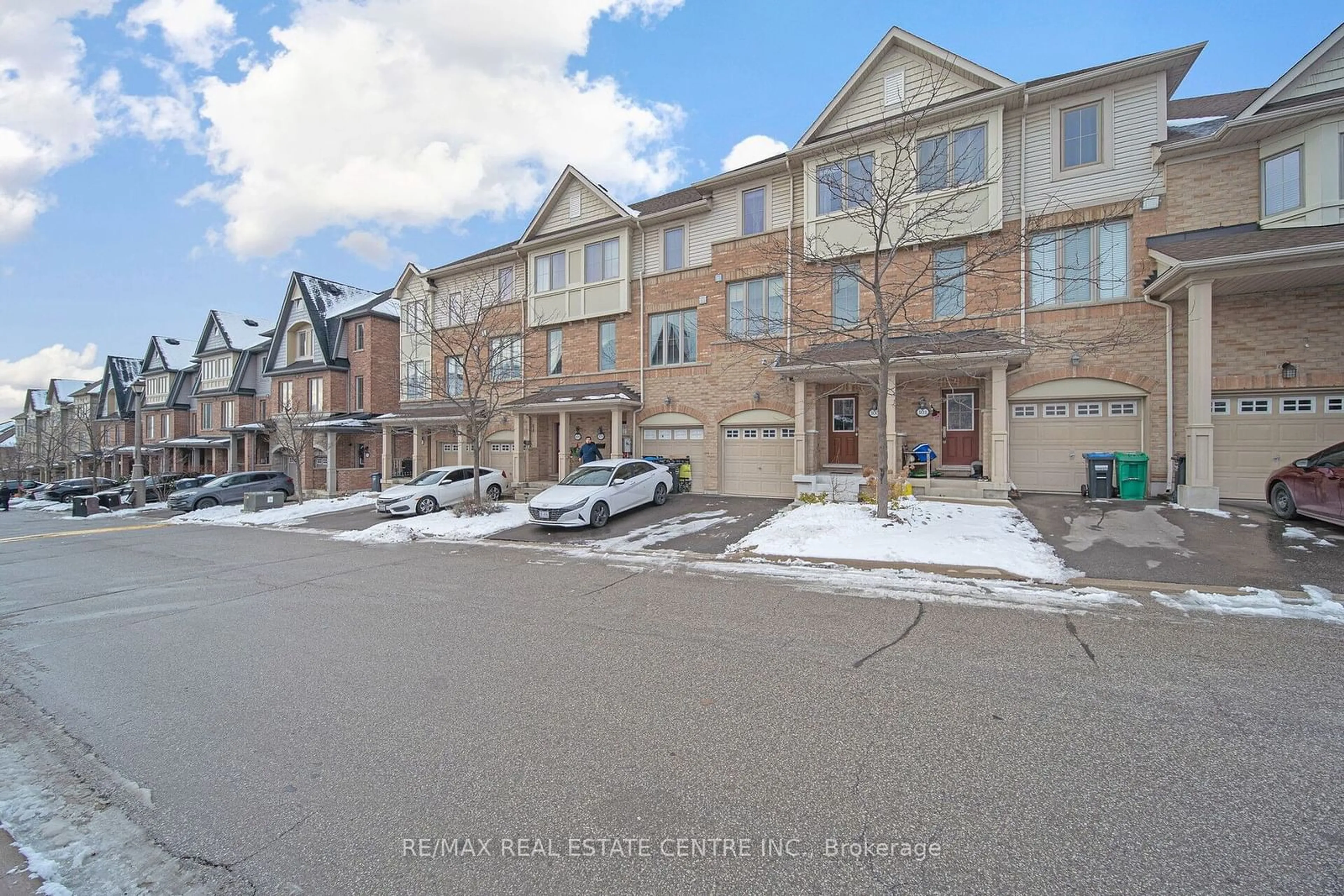 A pic from outside/outdoor area/front of a property/back of a property/a pic from drone, street for 103 Cedar Lake Cres, Brampton Ontario L6Y 0R1