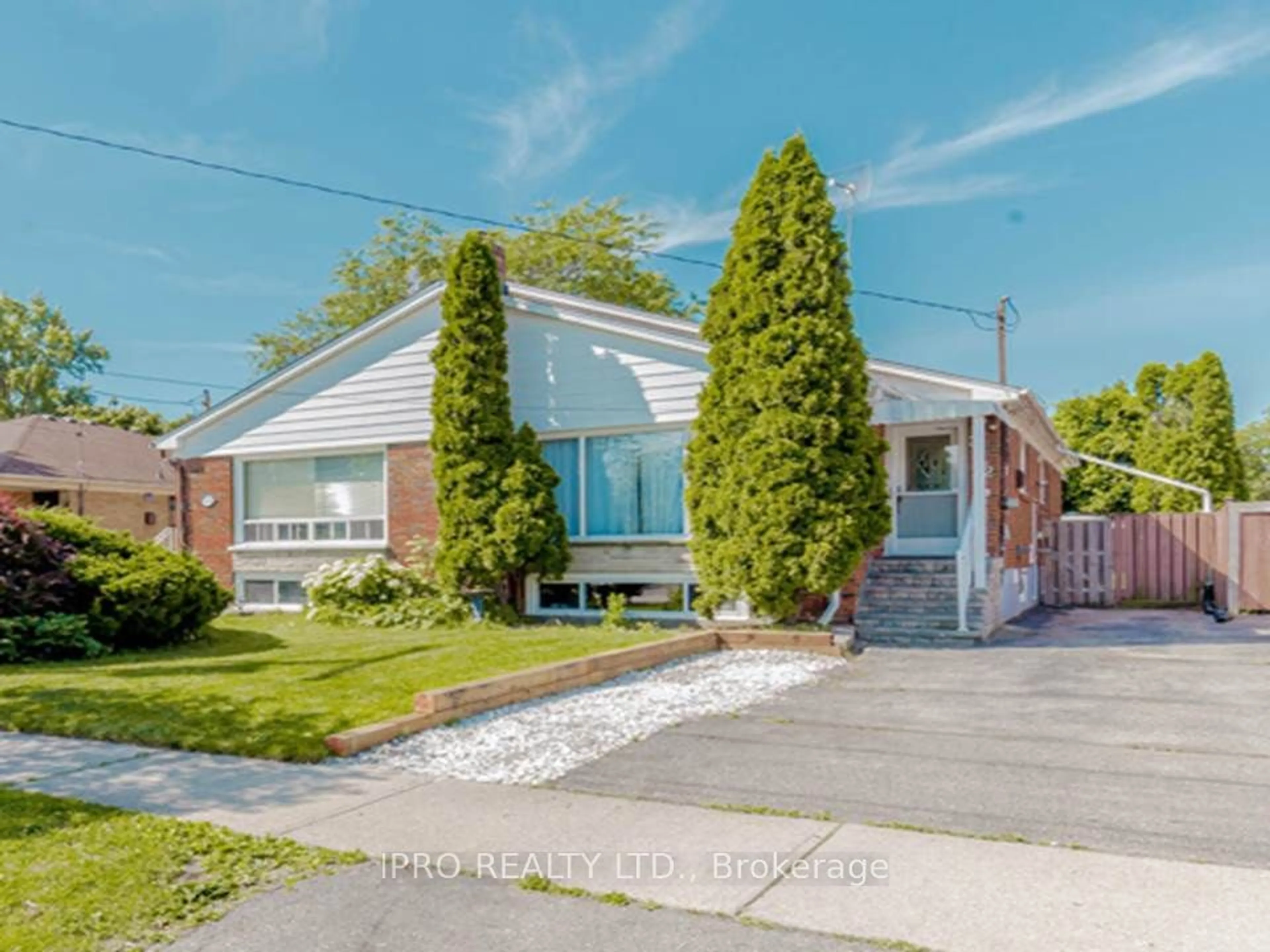 Home with brick exterior material, street for 3542 Ashcroft Cres, Mississauga Ontario L5C 2E7