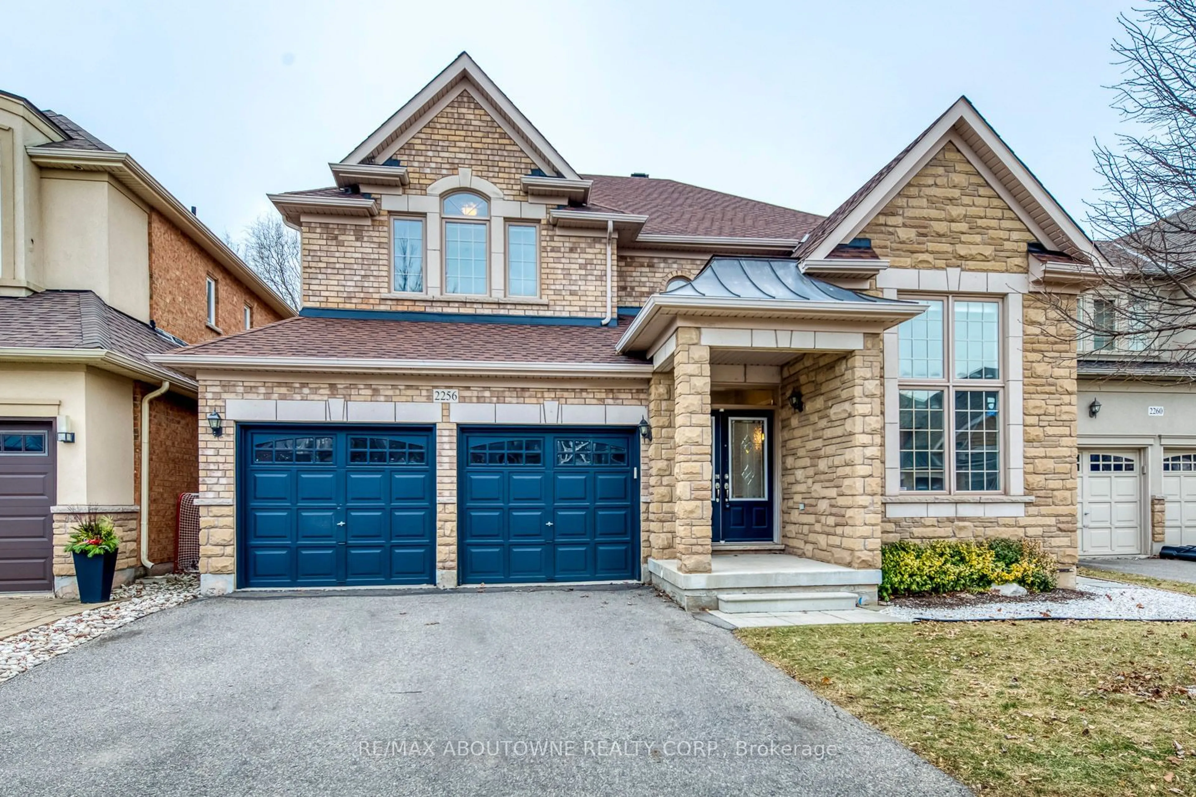 Home with brick exterior material, street for 2256 Millstone Dr, Oakville Ontario L6M 0H2