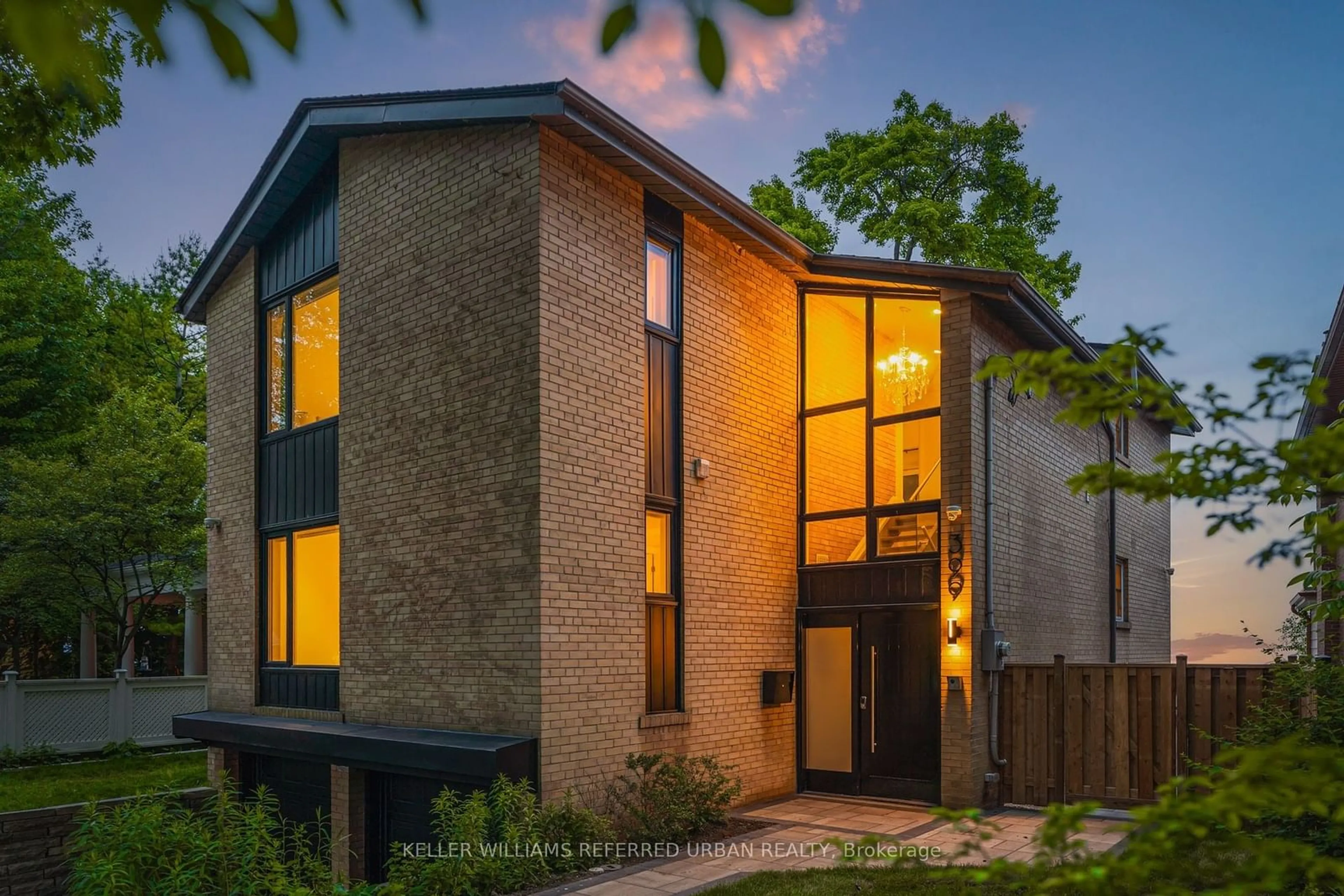 Home with brick exterior material, building for 399 Lake Promenade, Toronto Ontario M8W 1C3