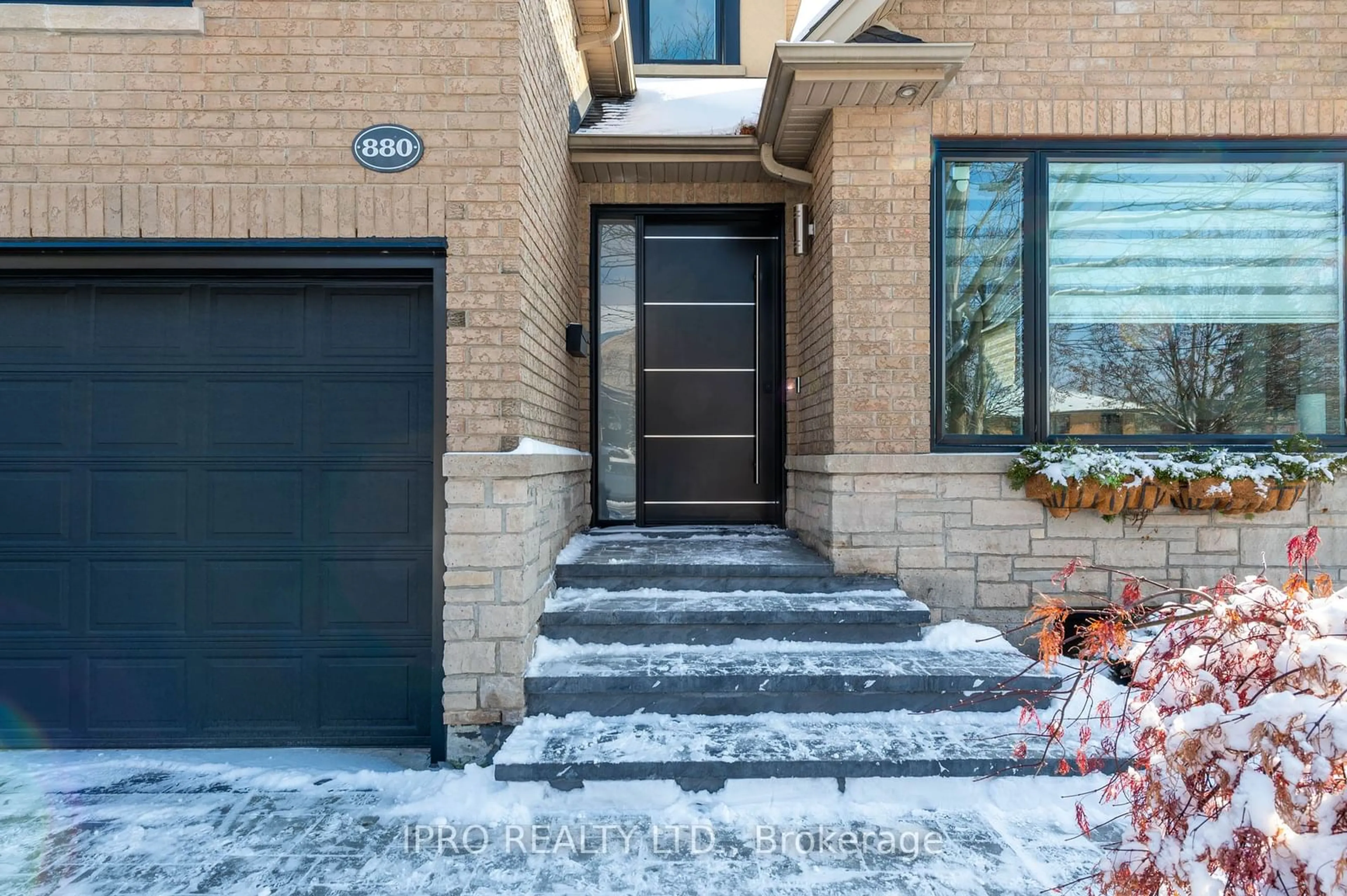 Home with brick exterior material, street for 880 Sixth St, Mississauga Ontario L5E 1N6