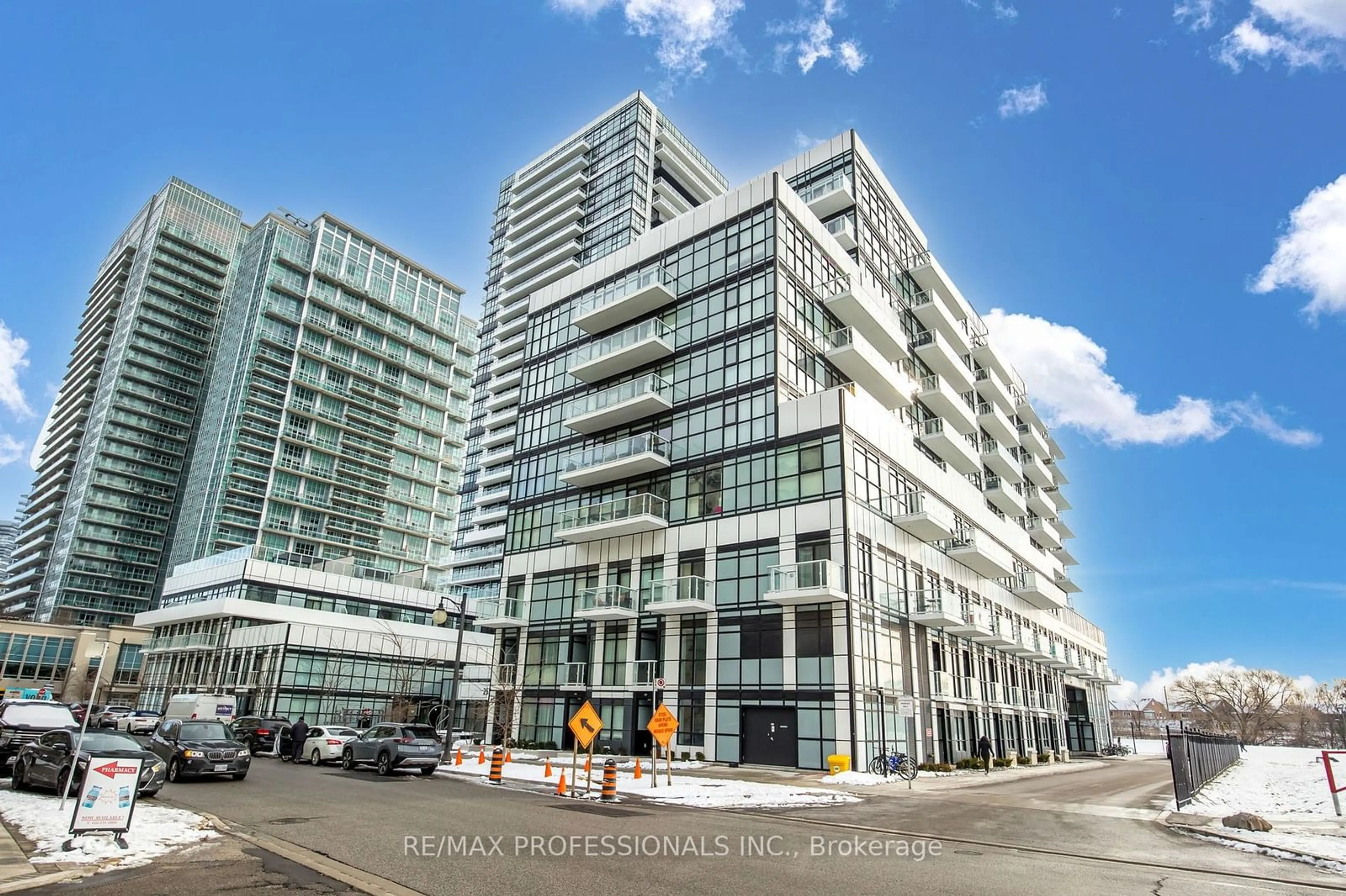 Unknown for 251 Manitoba St #414, Toronto Ontario M8Y 0C7