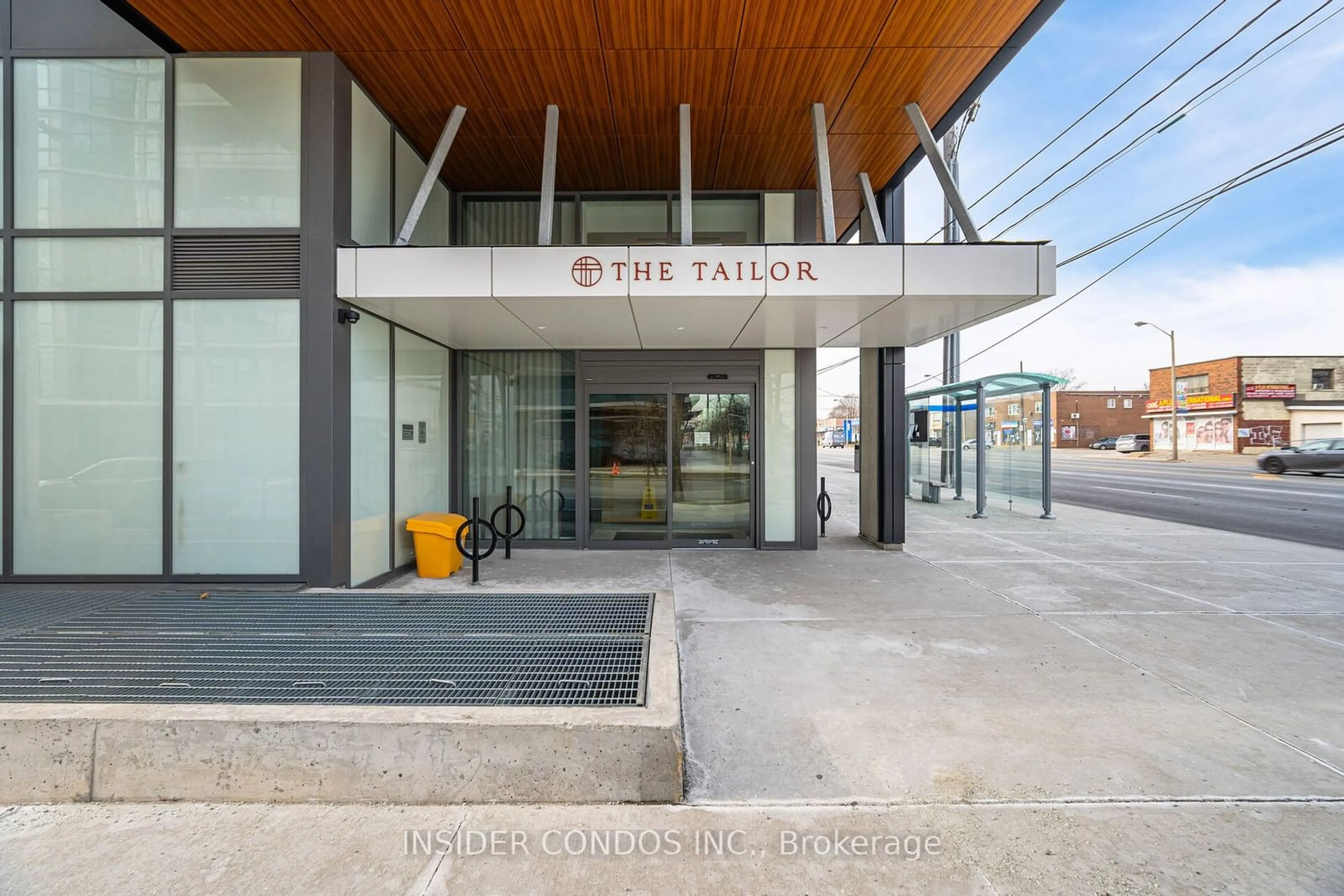 Indoor foyer for 1195 The Queensway Ave #306, Toronto Ontario M8Z 1R7