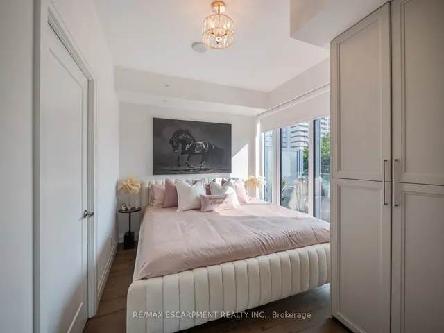 Additional property image - 500 Brock Ave Unit 302