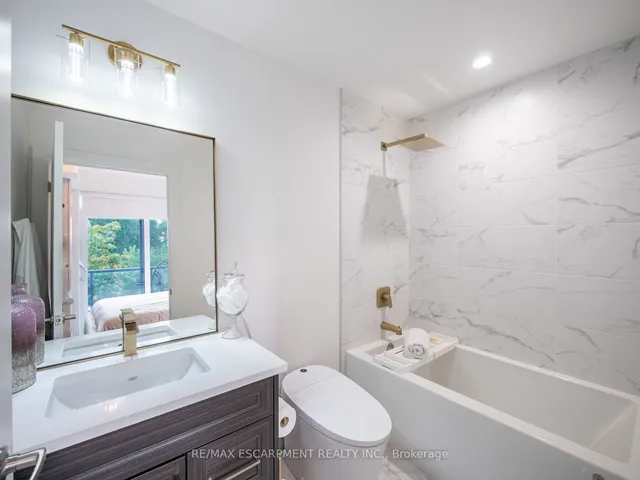 Additional property image - 500 Brock Ave Unit 302