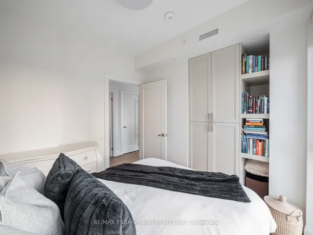Additional property image - 500 Brock Ave Unit 302