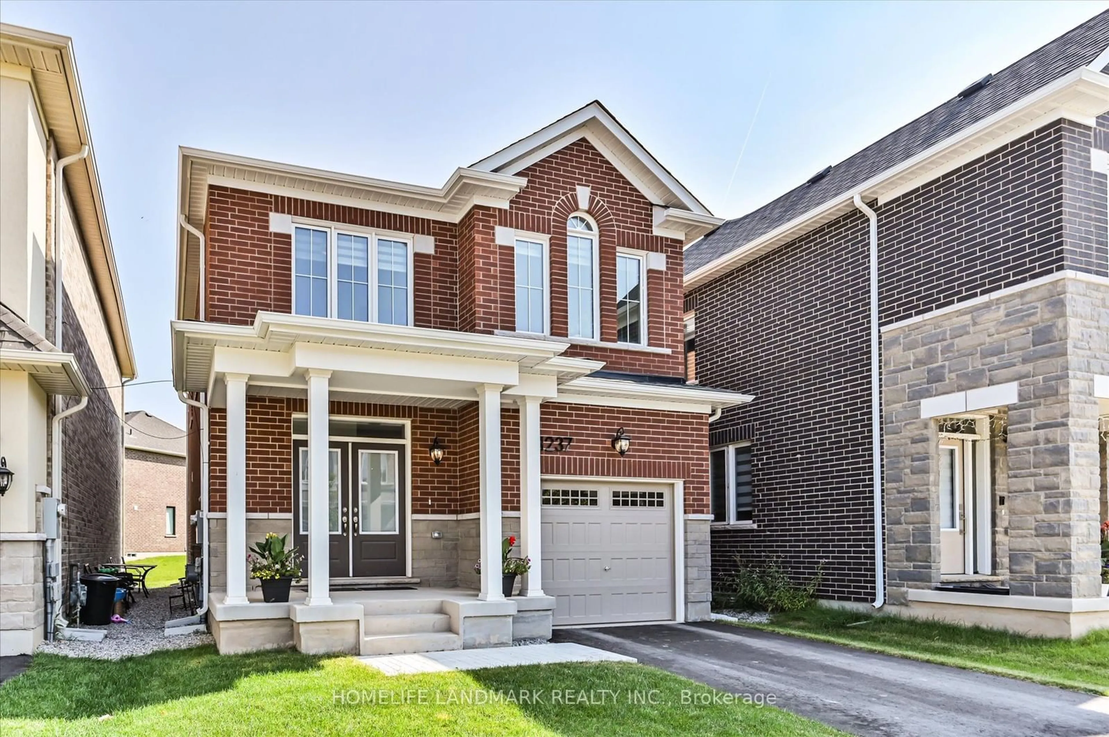 Home with brick exterior material, street for 1237 Muskoka Hts, Milton Ontario L9E 1Y6