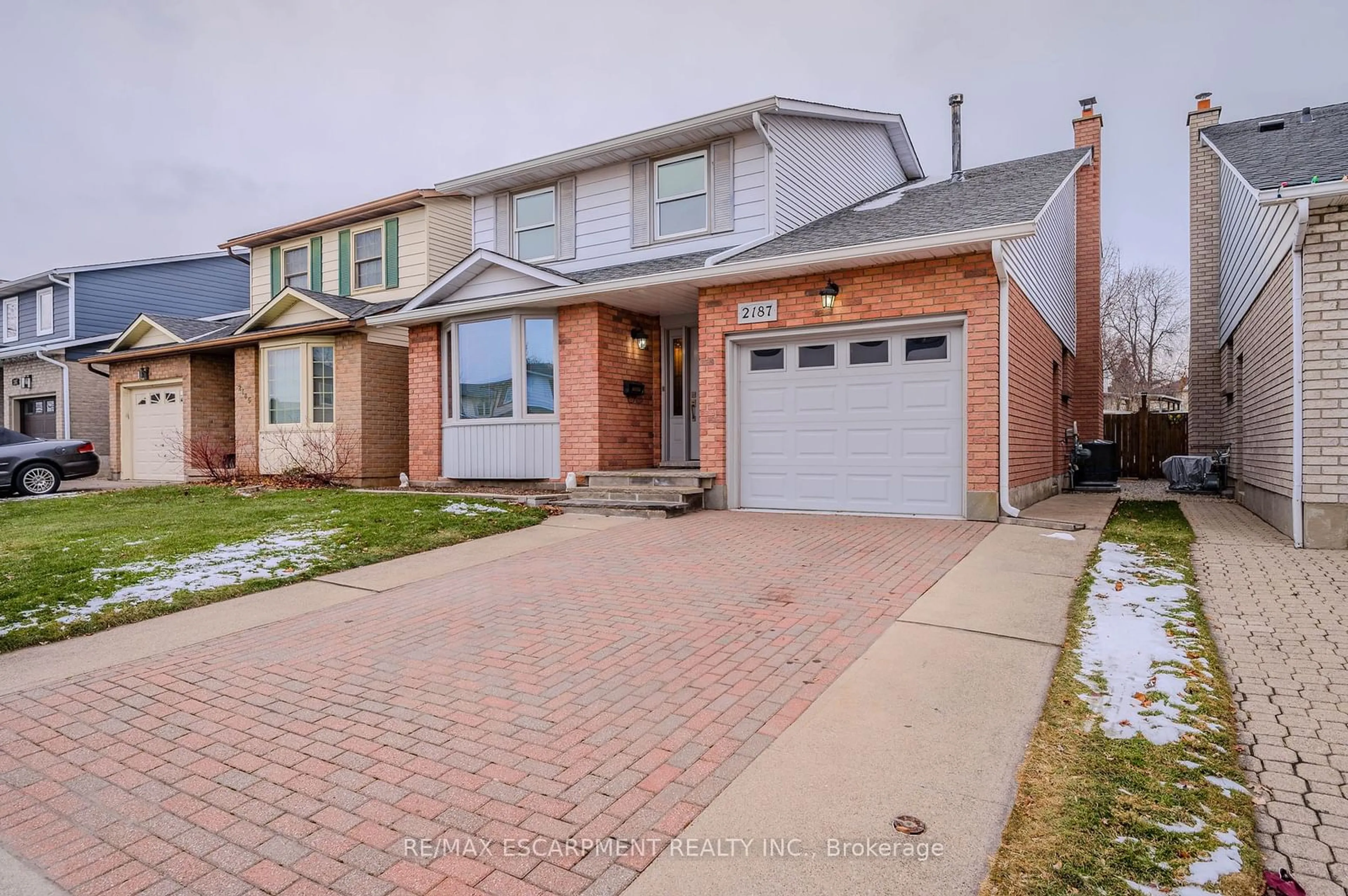 Home with brick exterior material, street for 2187 Melissa Cres, Burlington Ontario L7P 4L8