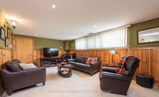 Additional image 28 of 19 Meadowland Gate