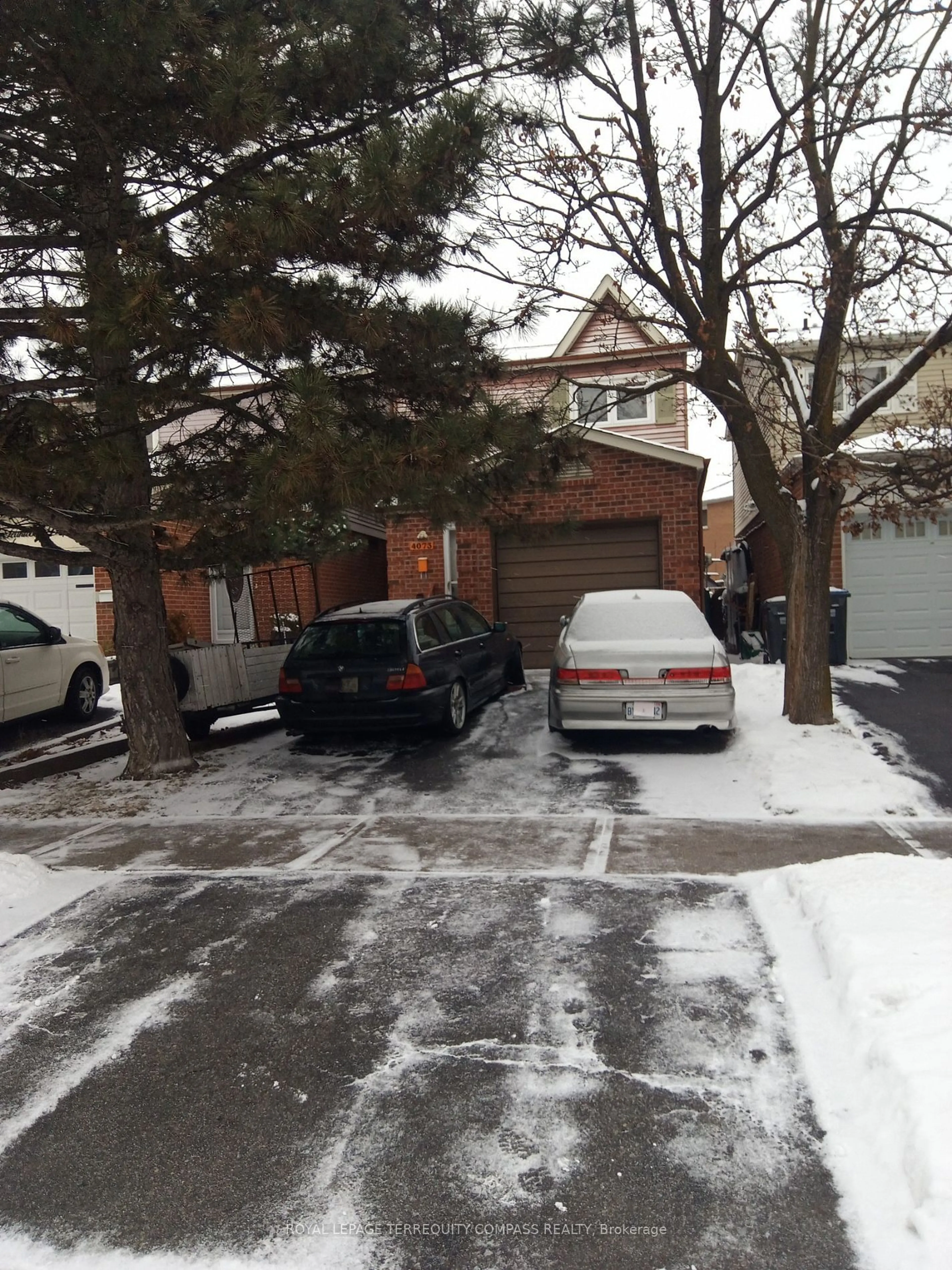 Parking for 4073 Teakwood Dr, Mississauga Ontario L5C 3L3