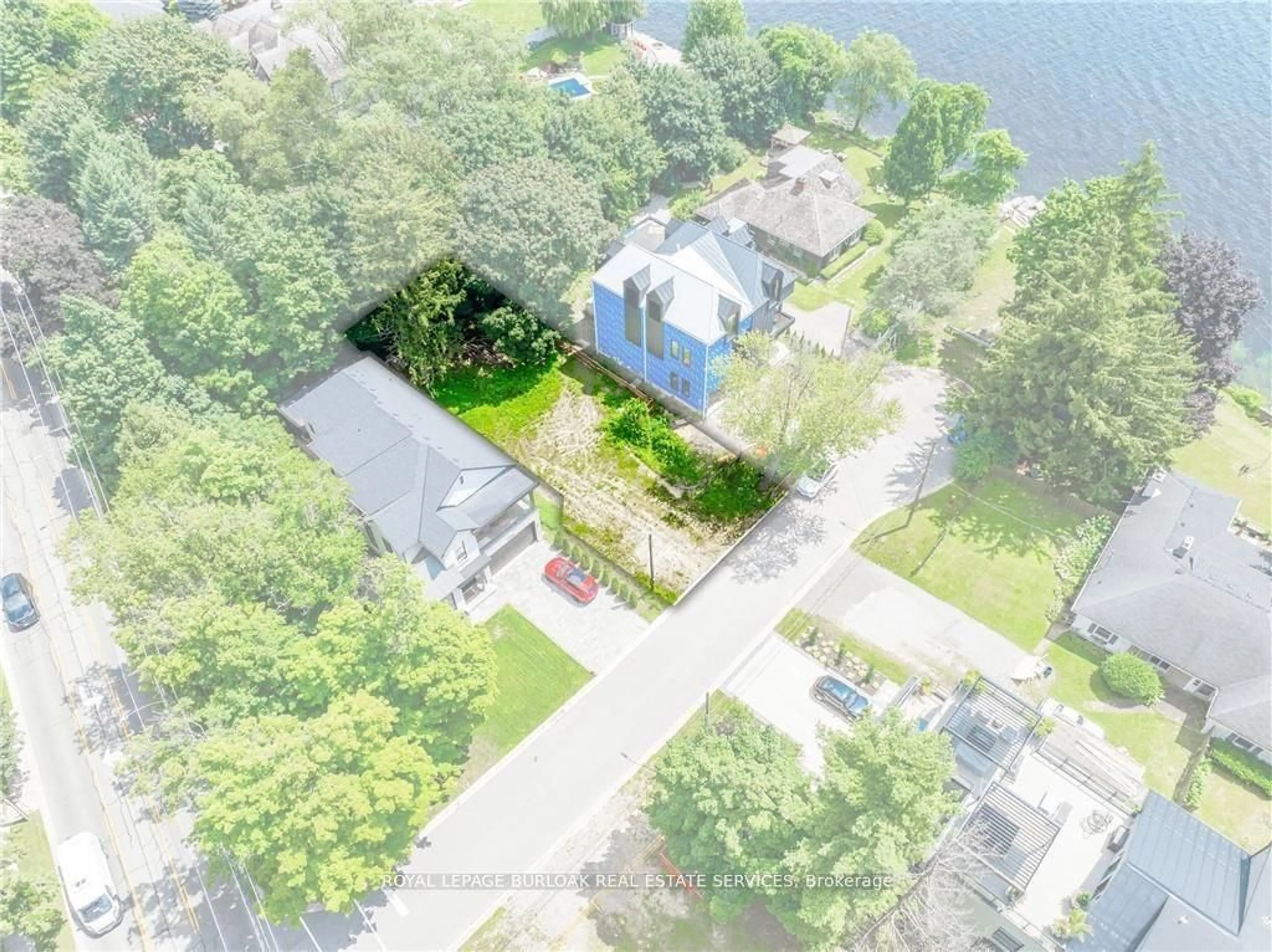 A pic from outside/outdoor area/front of a property/back of a property/a pic from drone, water/lake/river/ocean view for 235 Green St, Burlington Ontario L7R 0B1