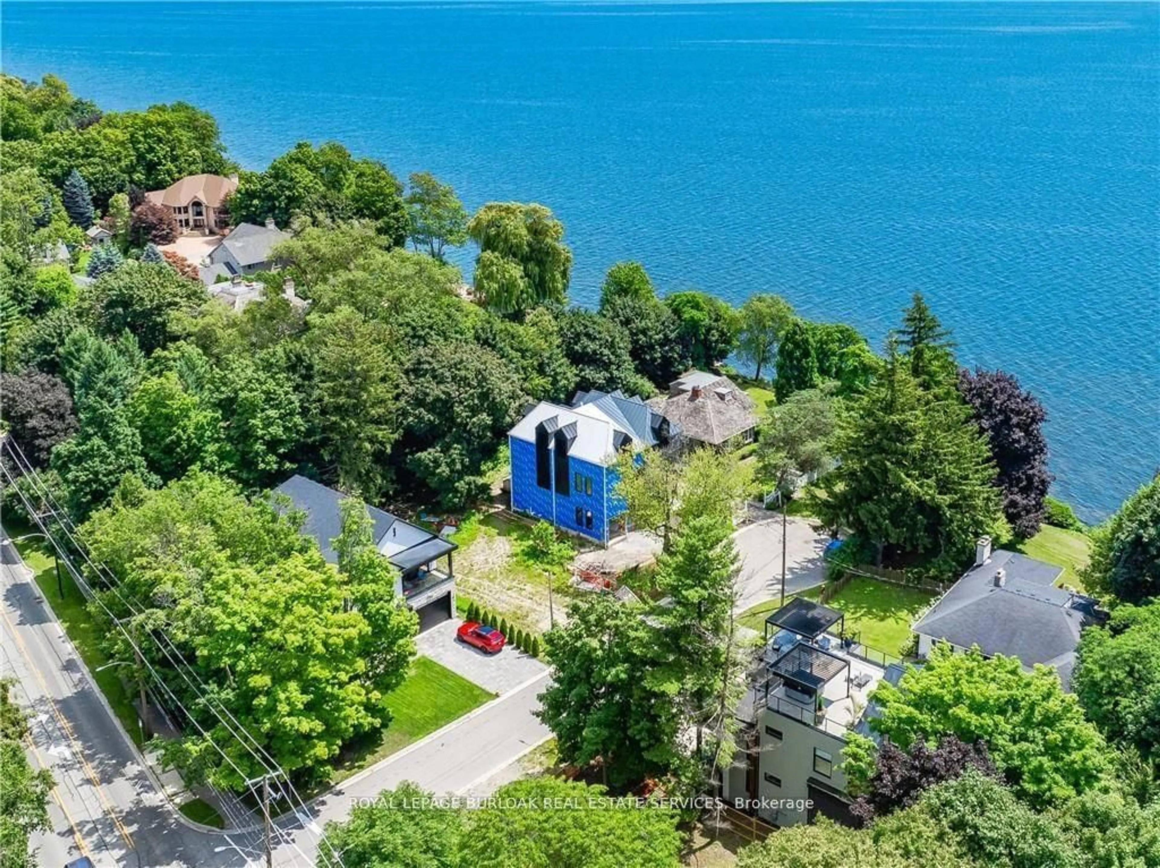 A pic from outside/outdoor area/front of a property/back of a property/a pic from drone, water/lake/river/ocean view for 235 Green St, Burlington Ontario L7R 0B1