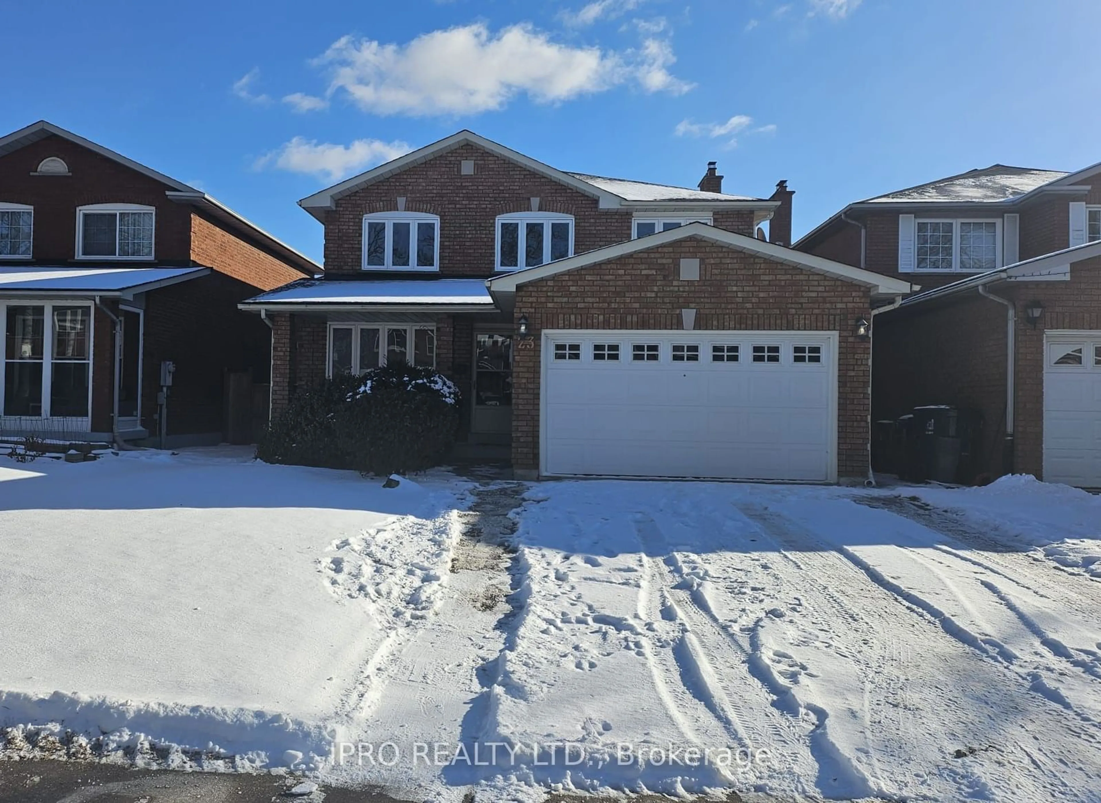 A pic from outside/outdoor area/front of a property/back of a property/a pic from drone, street for 23 Woodlot Cres, Toronto Ontario M9W 6T2