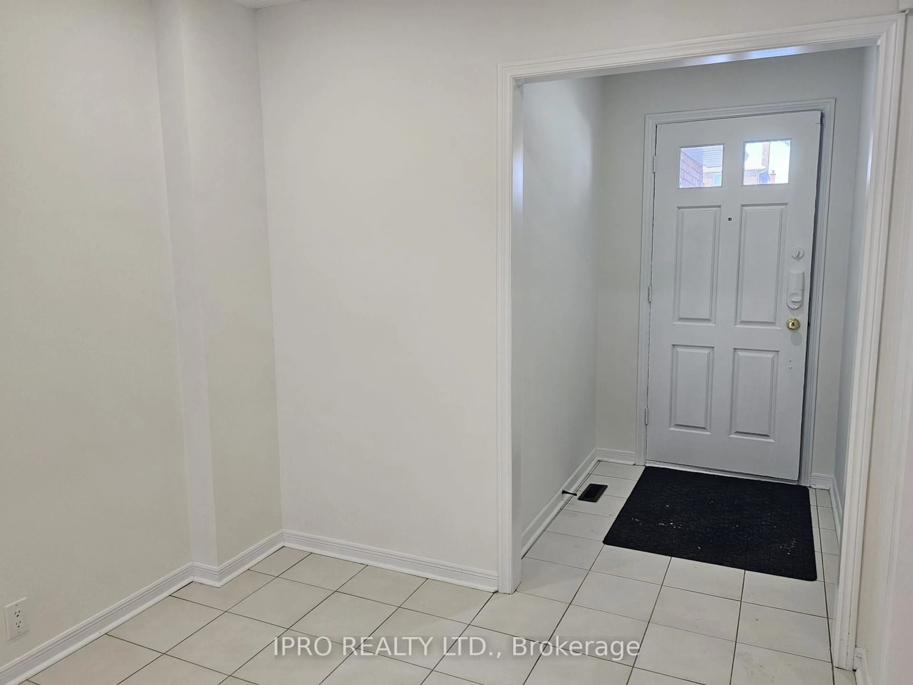 Indoor entryway for 23 Woodlot Cres, Toronto Ontario M9W 6T2